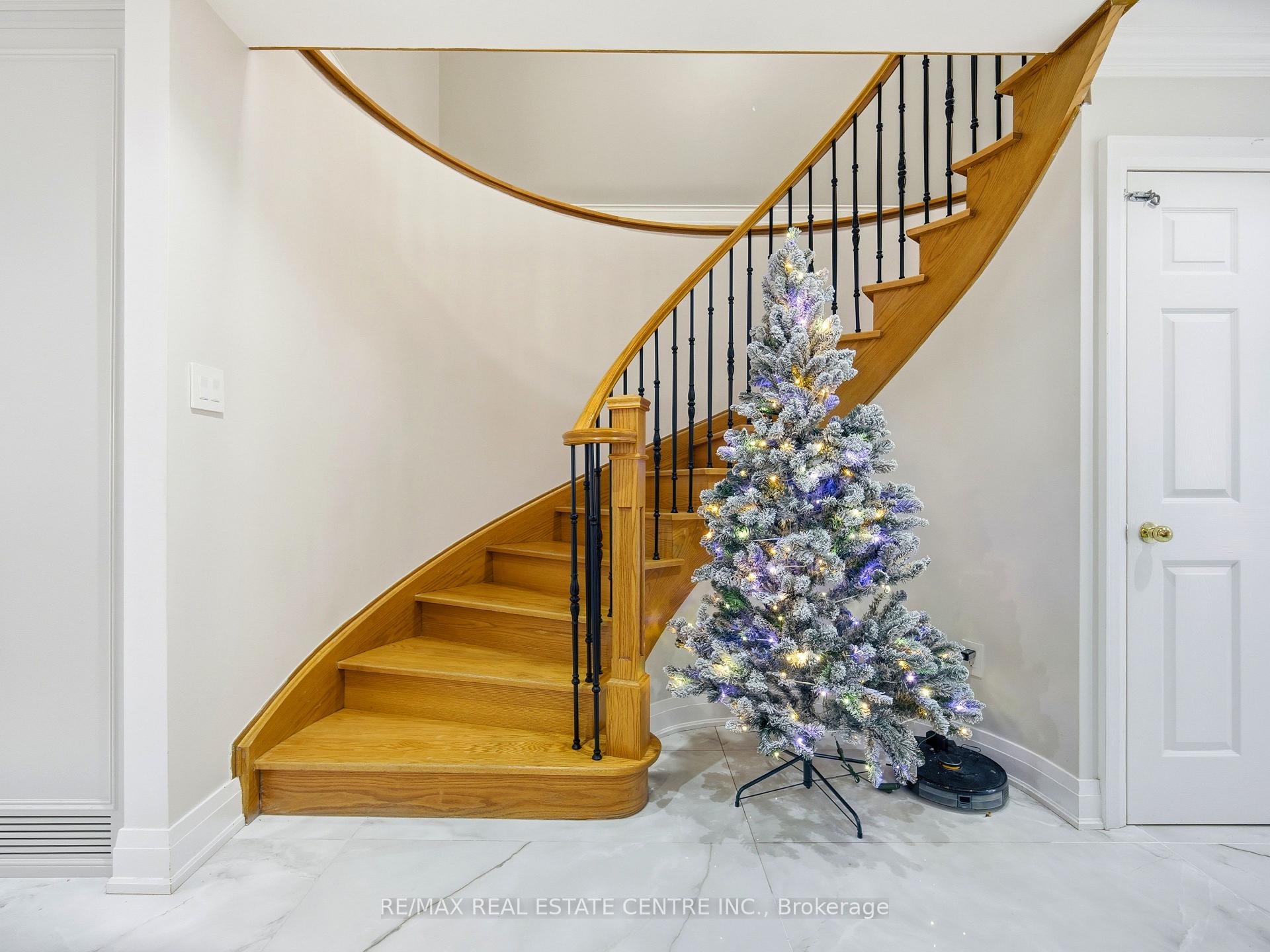 Photo 20 of 6 Mannel Crescent, Brampton, Fletcher's West — HOMEH