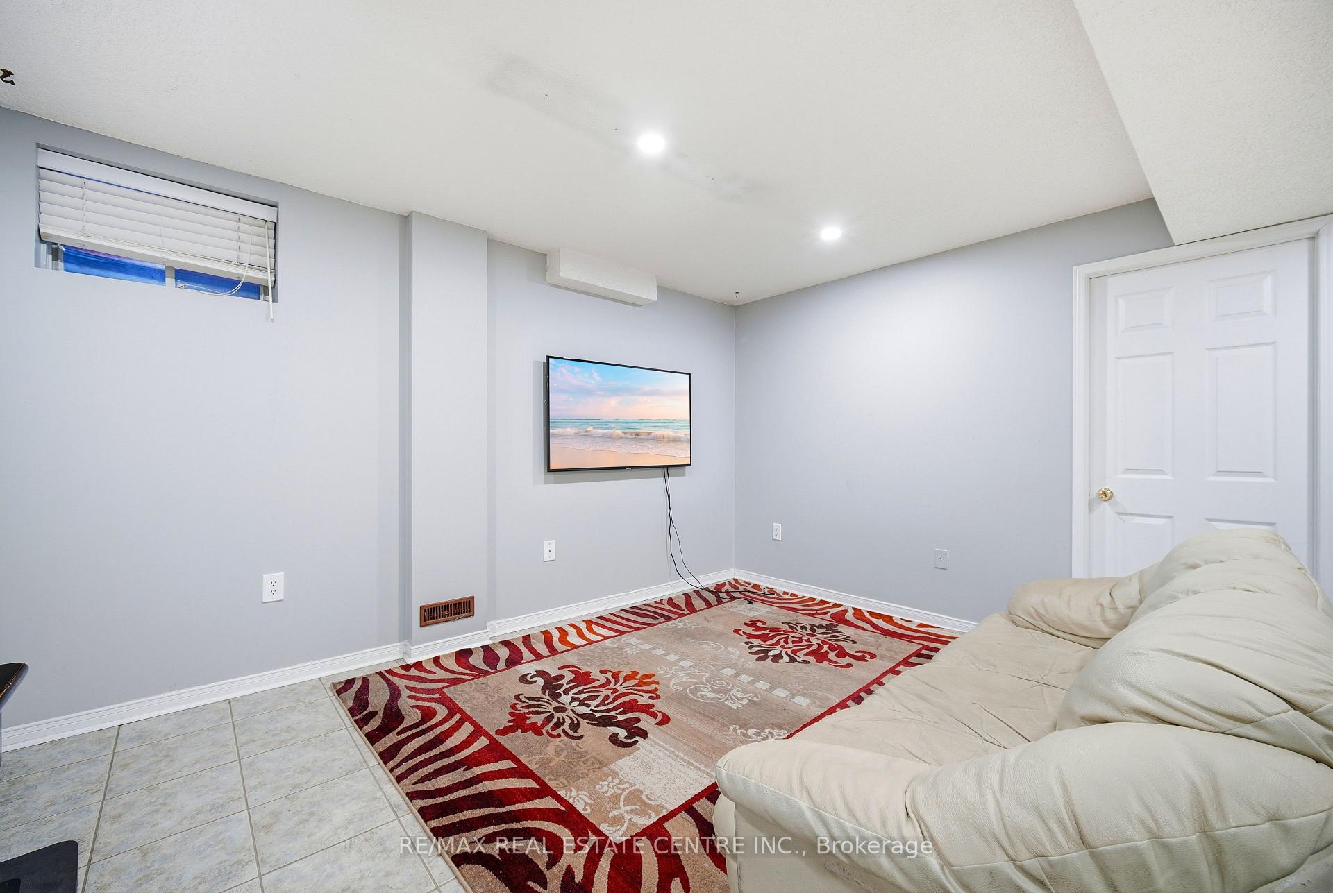 Photo 40 of 6 Mannel Crescent, Brampton, Fletcher's West — HOMEH