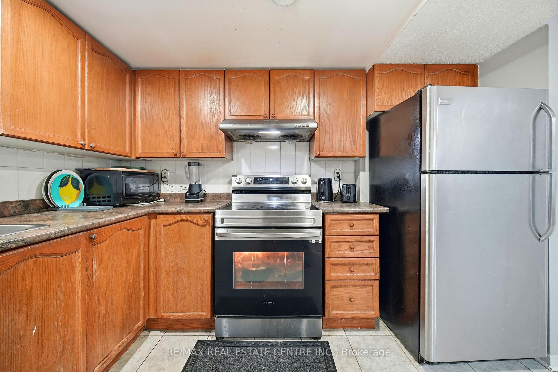 Photo 45 of 6 Mannel Crescent, Brampton, Fletcher's West — HOMEH