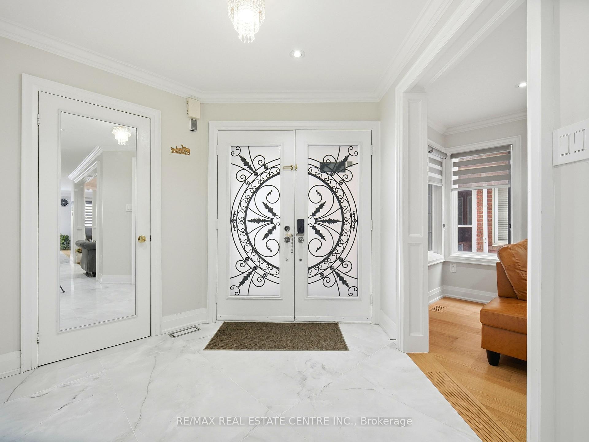 Photo 5 of 6 Mannel Crescent, Brampton, Fletcher's West — HOMEH