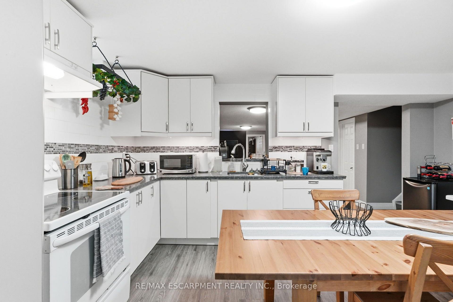 Photo 17 of Unit LOWER, 303 Caledon Avenue, Hamilton, Rolston — HOMEH