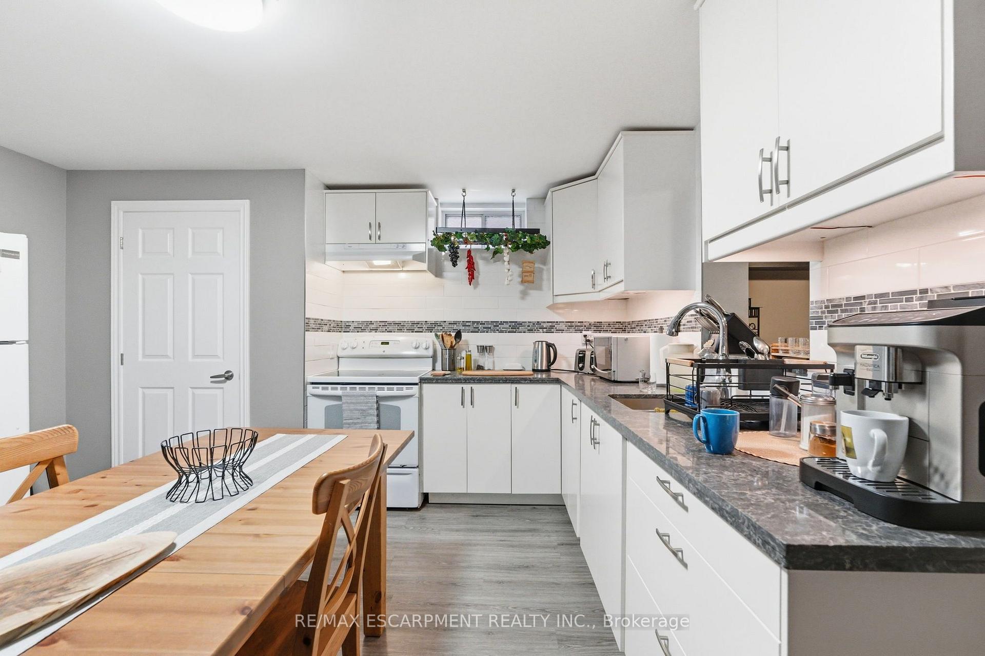 Photo 19 of Unit LOWER, 303 Caledon Avenue, Hamilton, Rolston — HOMEH