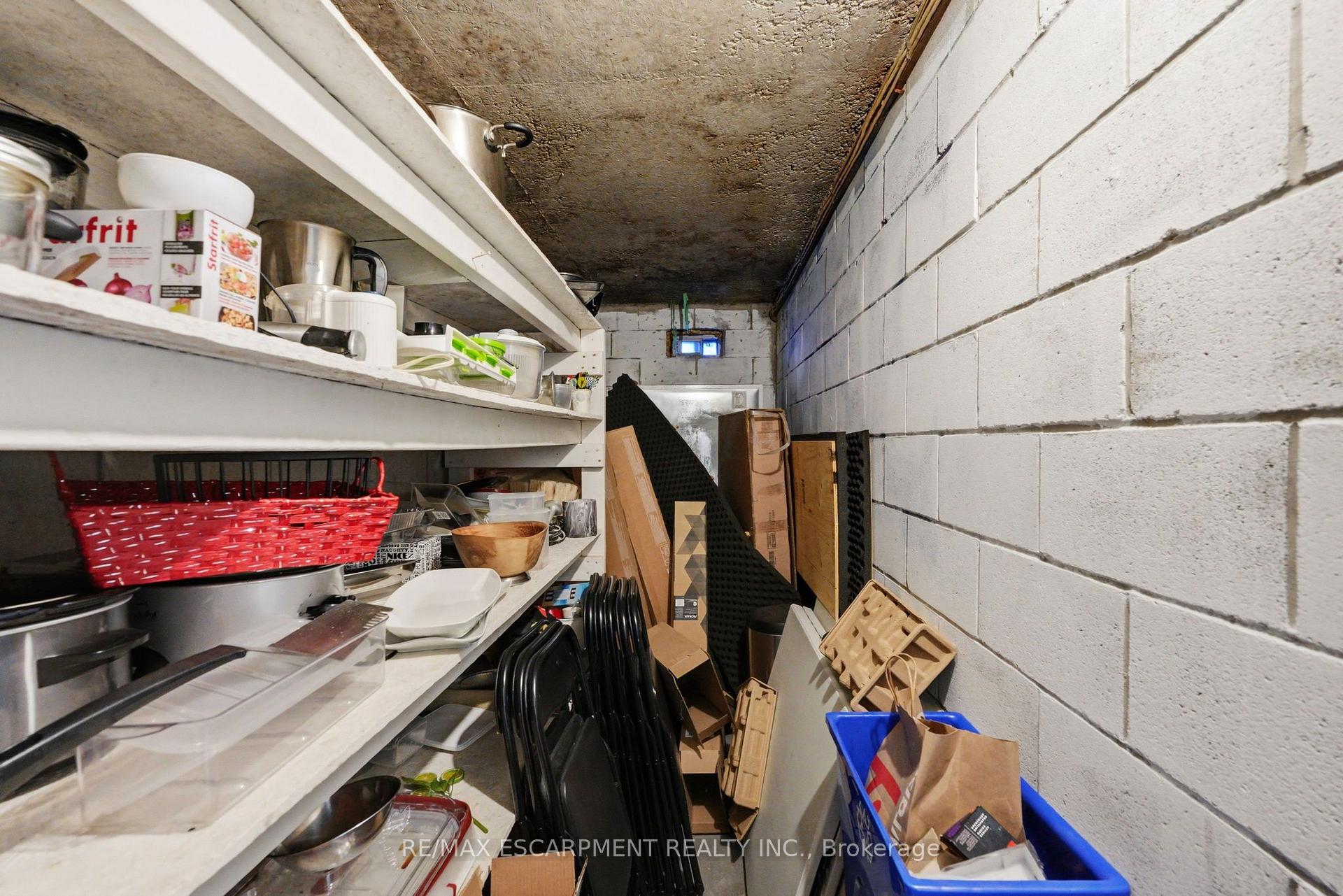 Photo 27 of Unit LOWER, 303 Caledon Avenue, Hamilton, Rolston — HOMEH