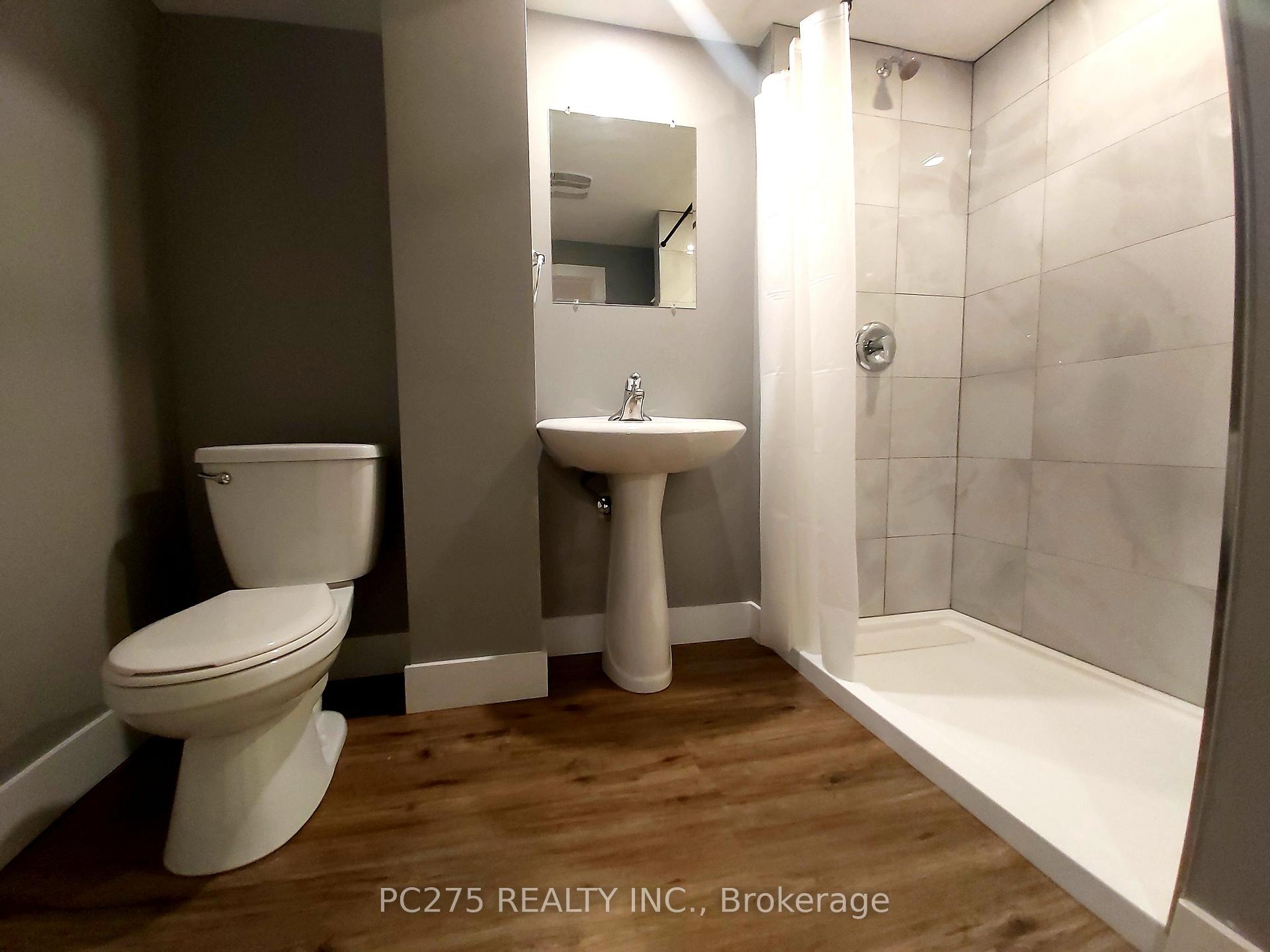 Photo 9 of 49 Caprice Crescent, London, East I — HOMEH