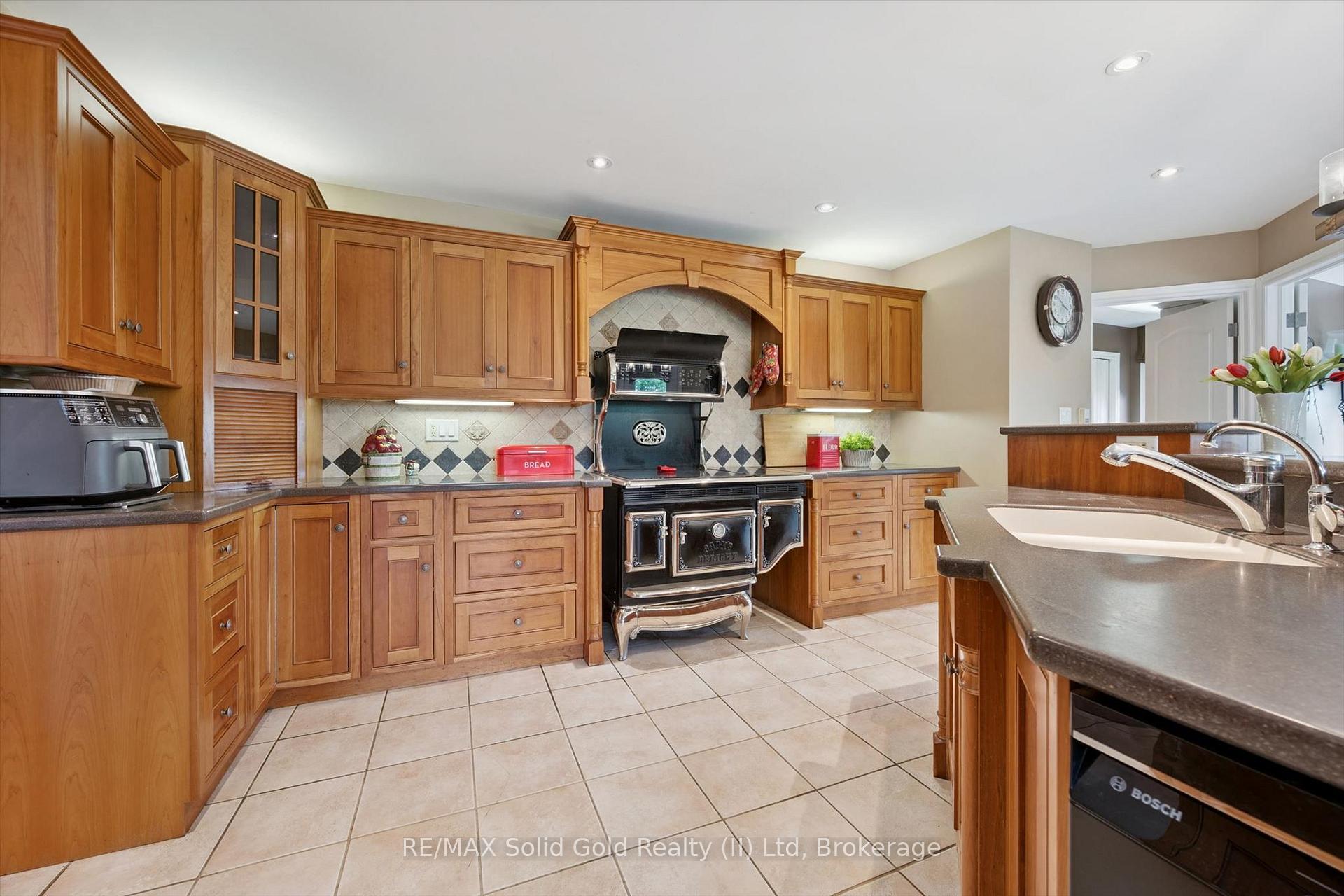 Photo 17 of 2800 Moser Young Road, Wellesley — HOMEH