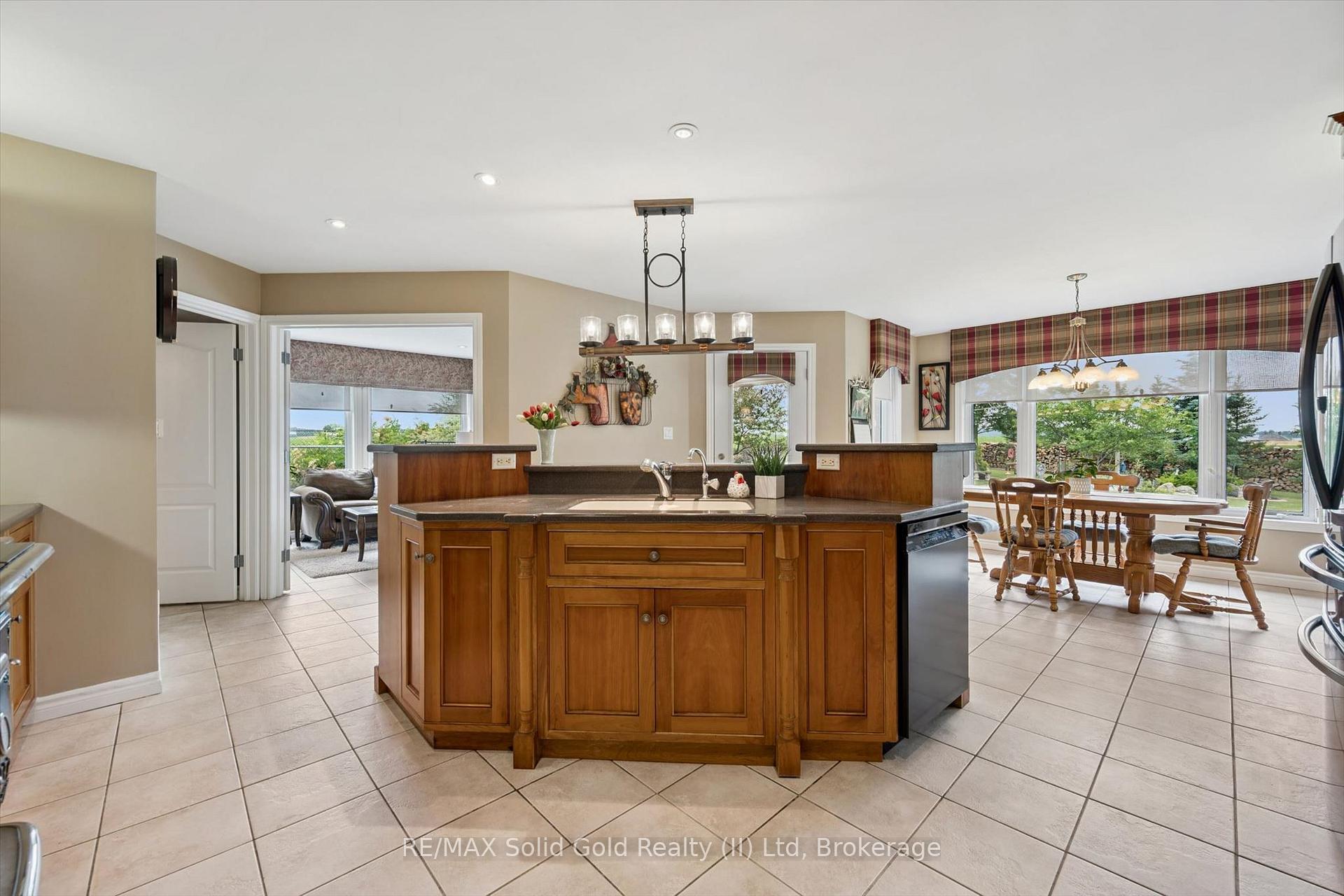Photo 18 of 2800 Moser Young Road, Wellesley — HOMEH