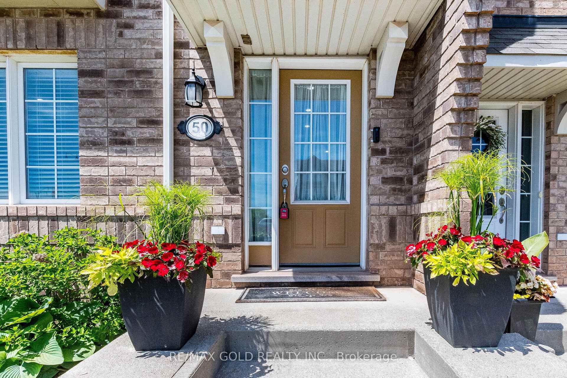 Photo 2 of 50 Ganton Heights, Brampton, Northwest Brampton — HOMEH