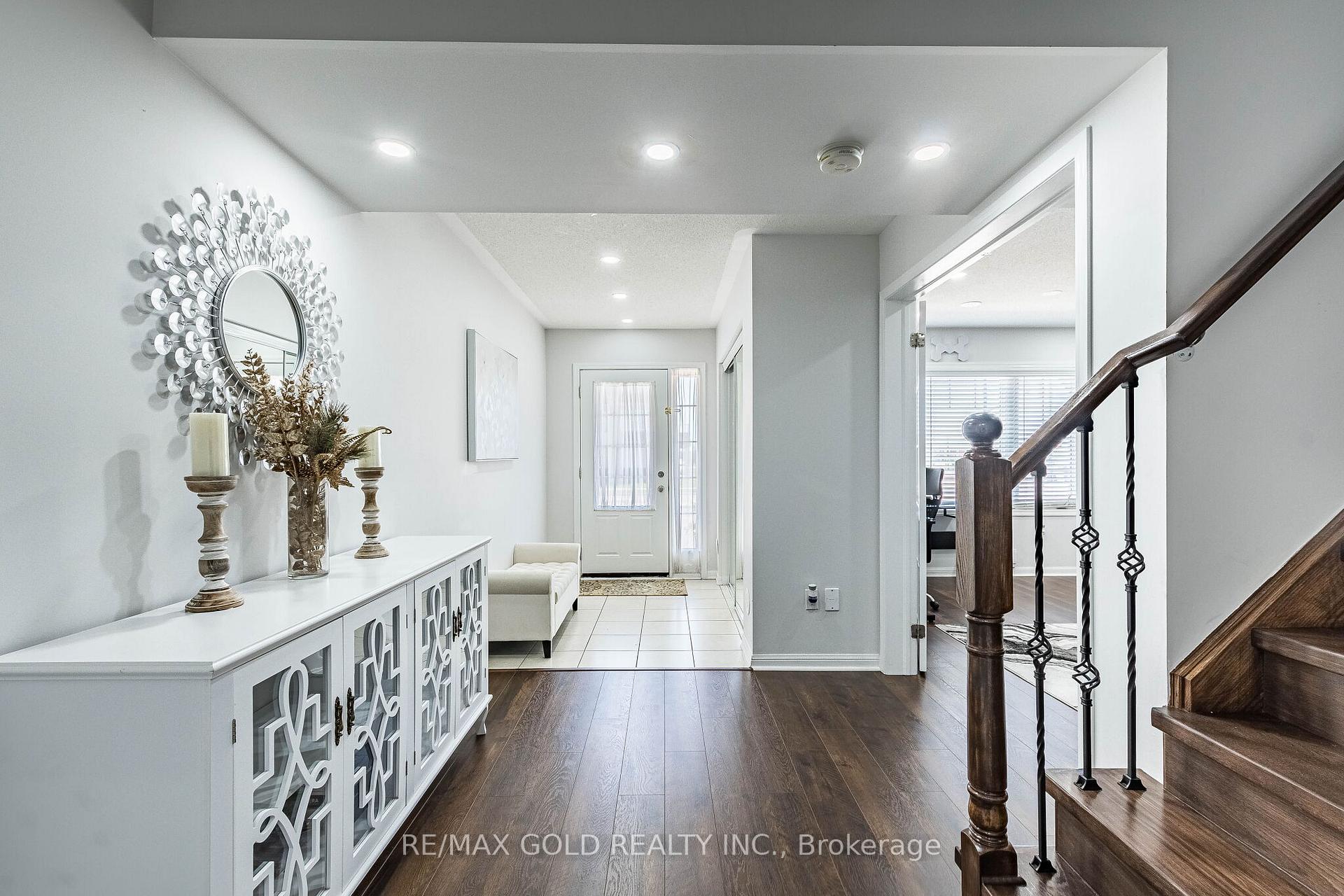 Photo 5 of 50 Ganton Heights, Brampton, Northwest Brampton — HOMEH