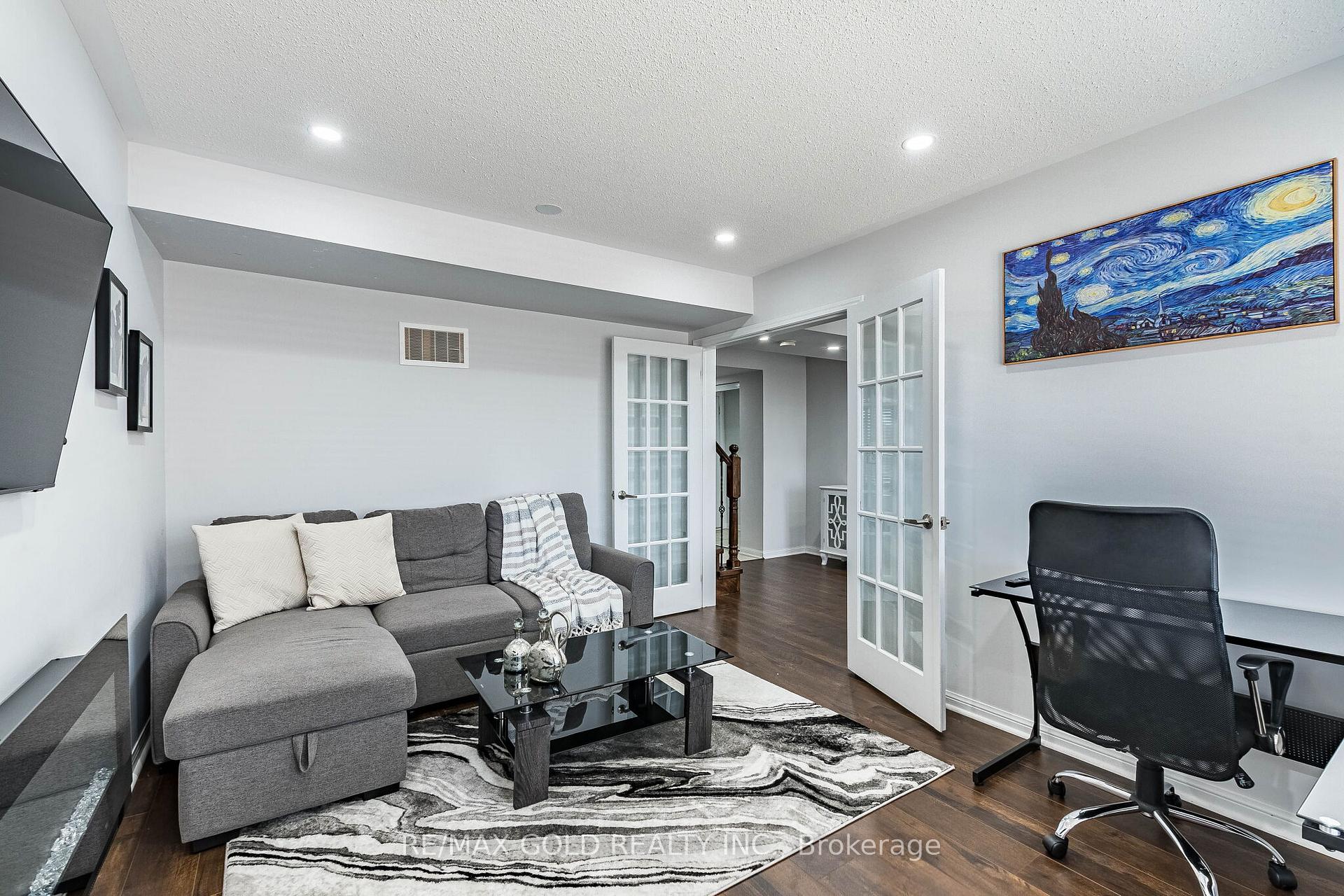 Photo 8 of 50 Ganton Heights, Brampton, Northwest Brampton — HOMEH