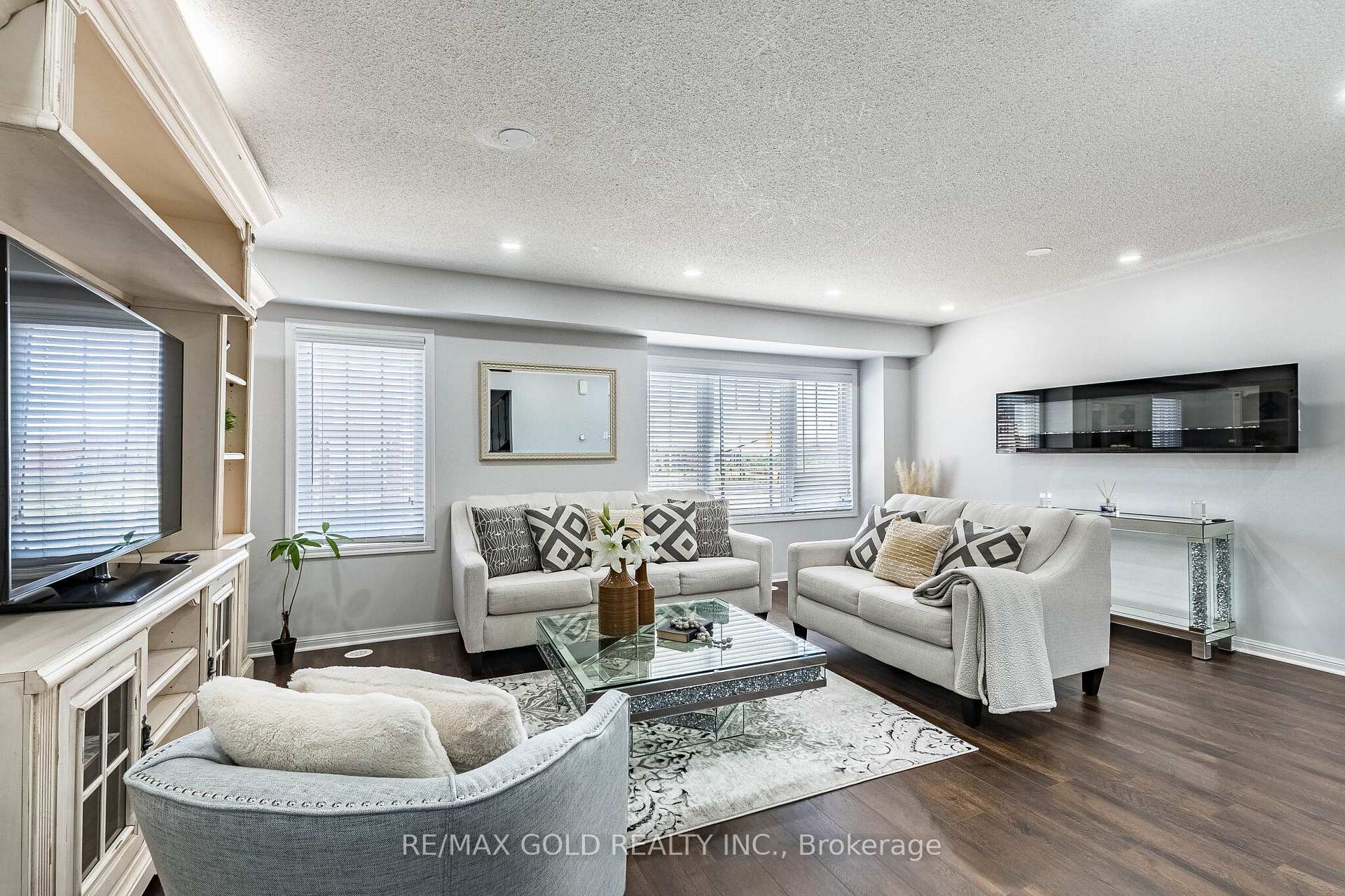 Photo 11 of 50 Ganton Heights, Brampton, Northwest Brampton — HOMEH