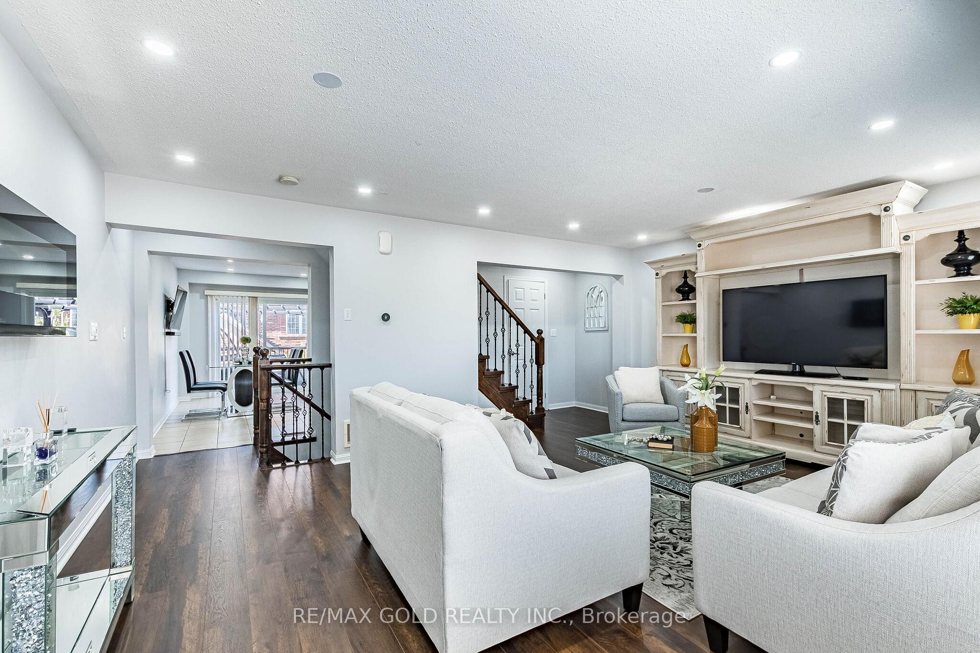 Photo 12 of 50 Ganton Heights, Brampton, Northwest Brampton — HOMEH