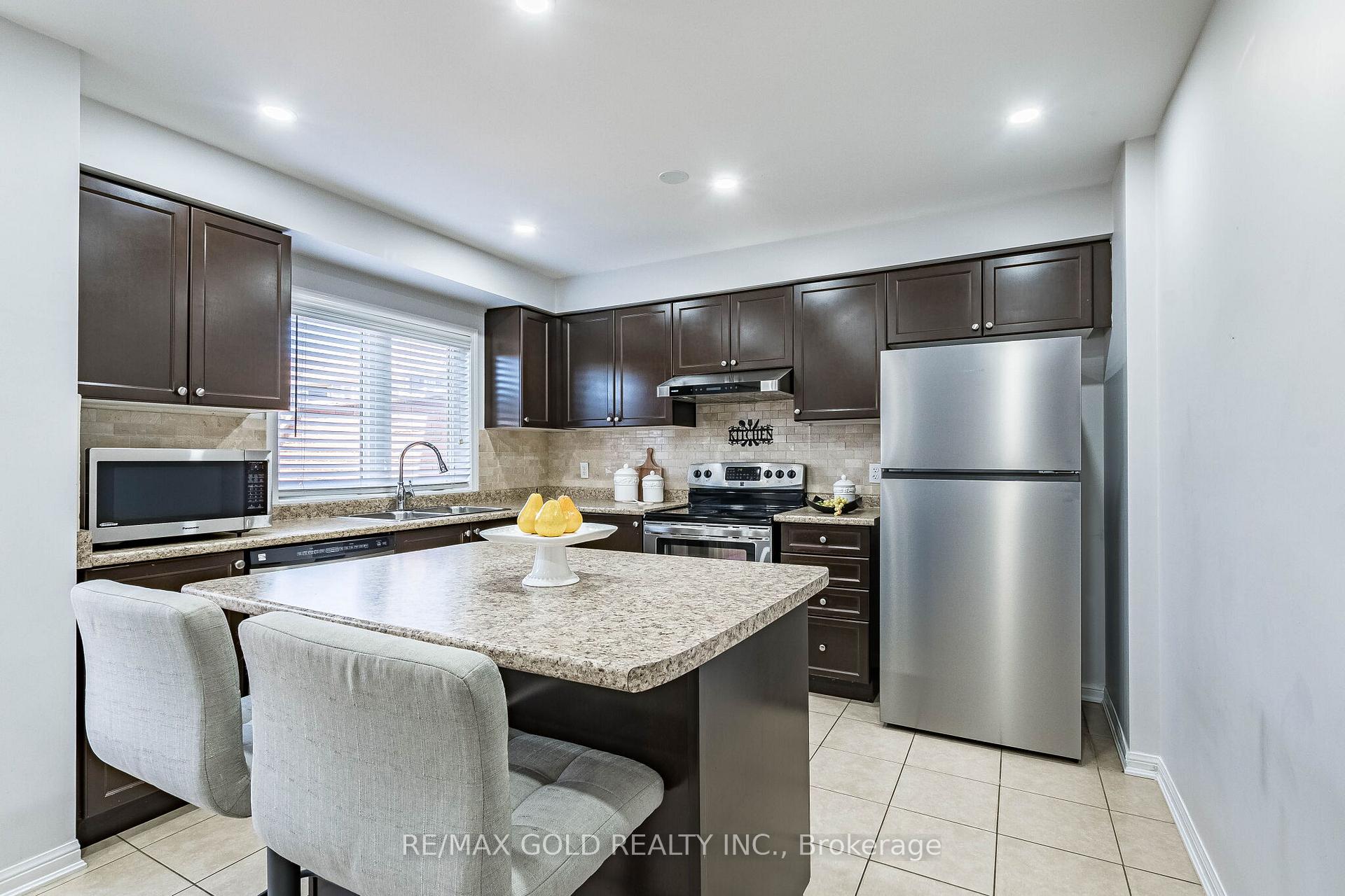 Photo 13 of 50 Ganton Heights, Brampton, Northwest Brampton — HOMEH
