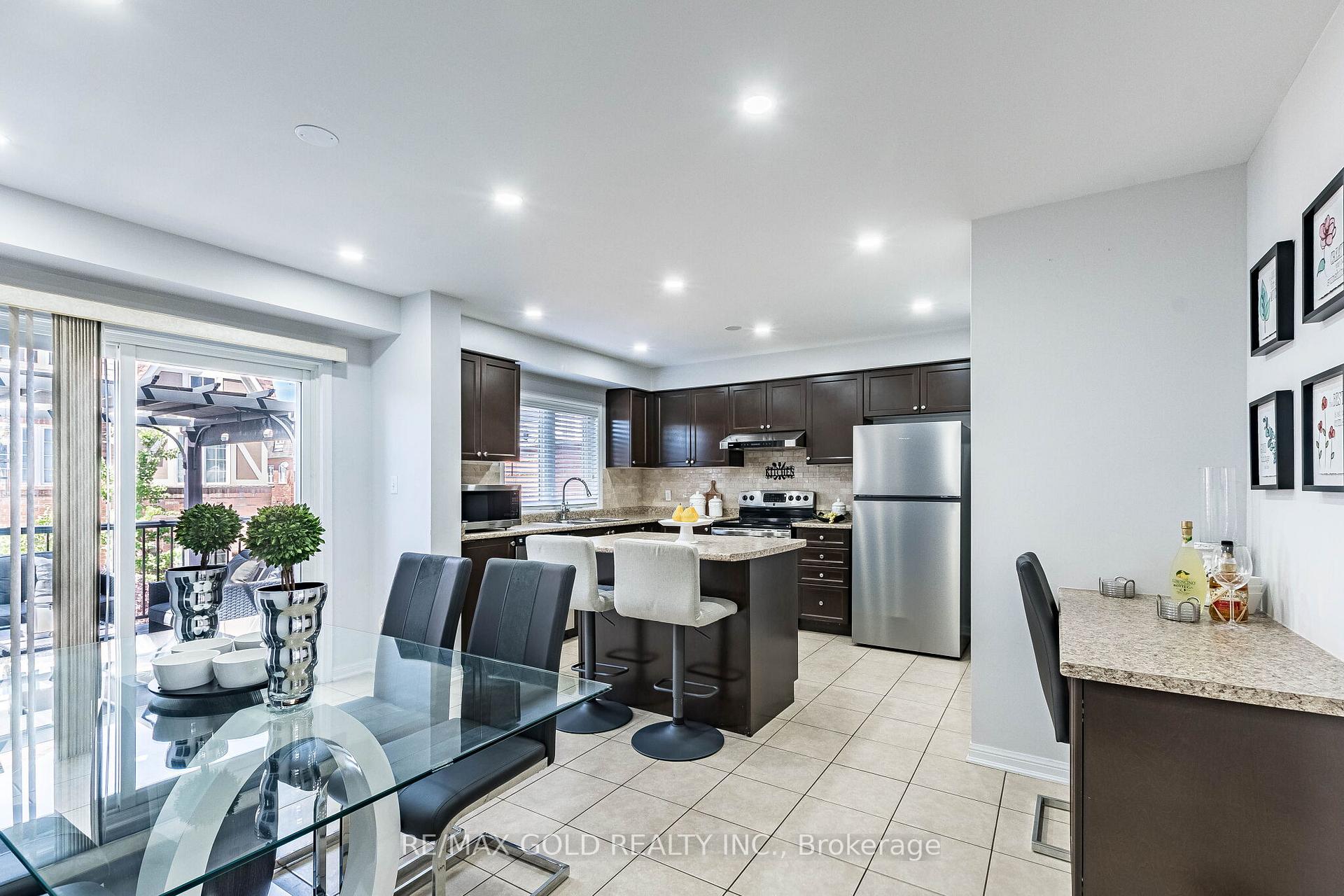 Photo 15 of 50 Ganton Heights, Brampton, Northwest Brampton — HOMEH