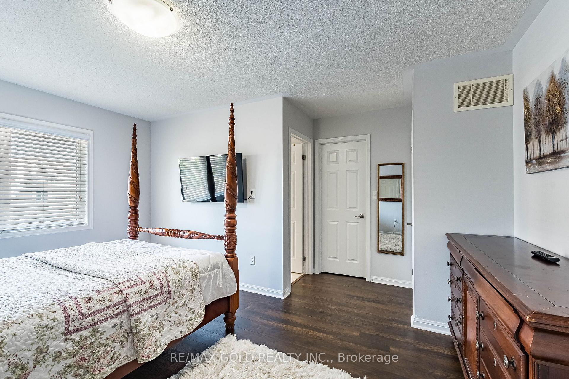 Photo 25 of 50 Ganton Heights, Brampton, Northwest Brampton — HOMEH