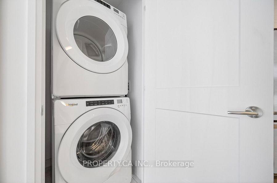 Photo 14 of Unit 1720, 50 Dunfield Avenue, Toronto, Mount Pleasant West — HOMEH