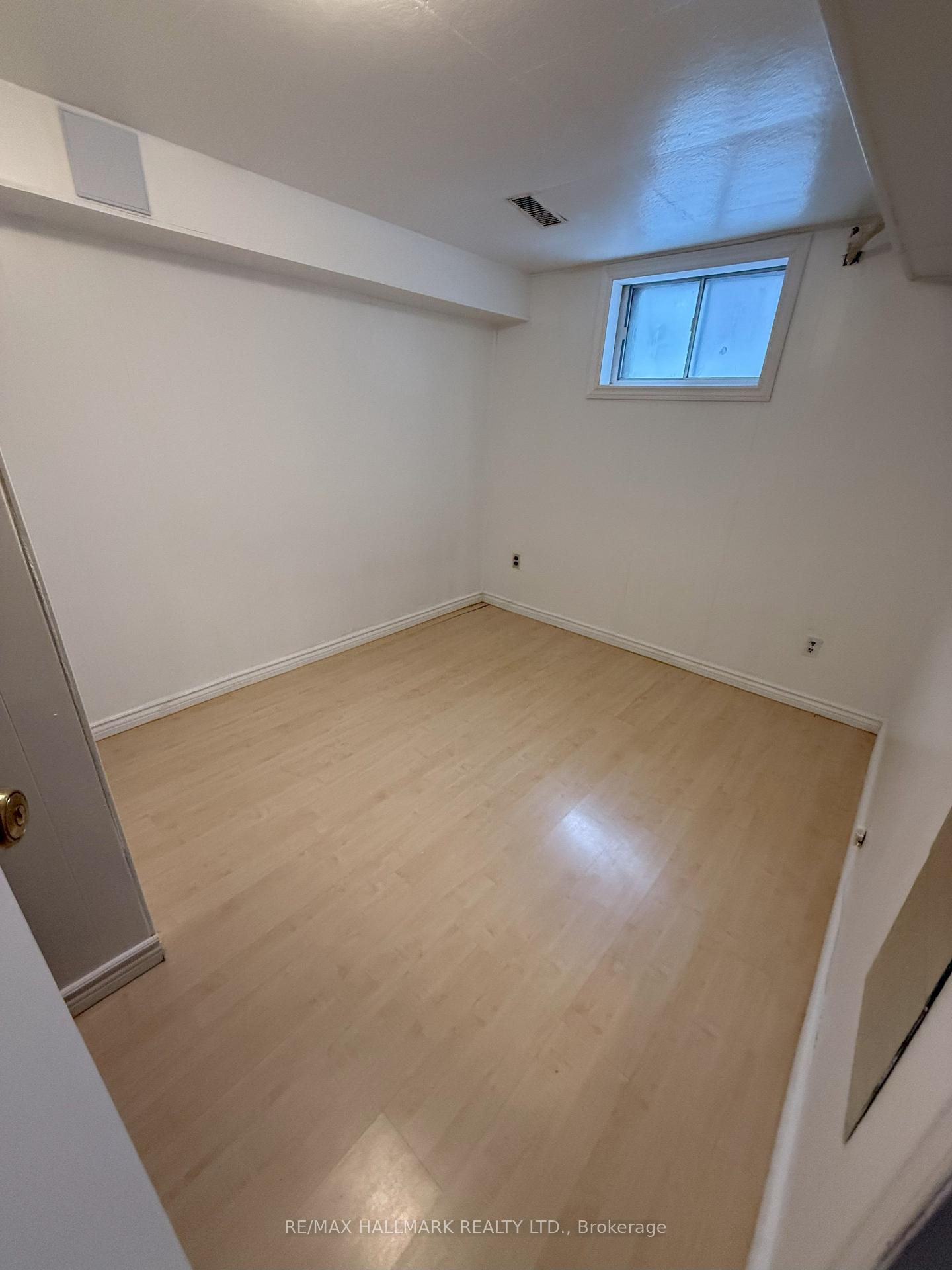 Photo 12 of Unit Lower Level, 83 Sexton Crescent, North York, Hillcrest Village — HOMEH