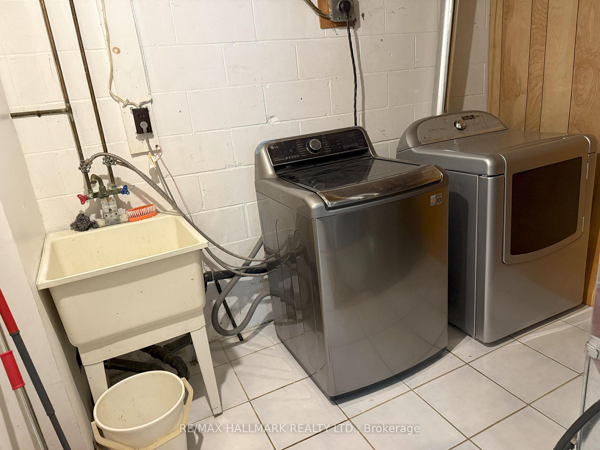 Photo 13 of Unit Lower Level, 83 Sexton Crescent, North York, Hillcrest Village — HOMEH