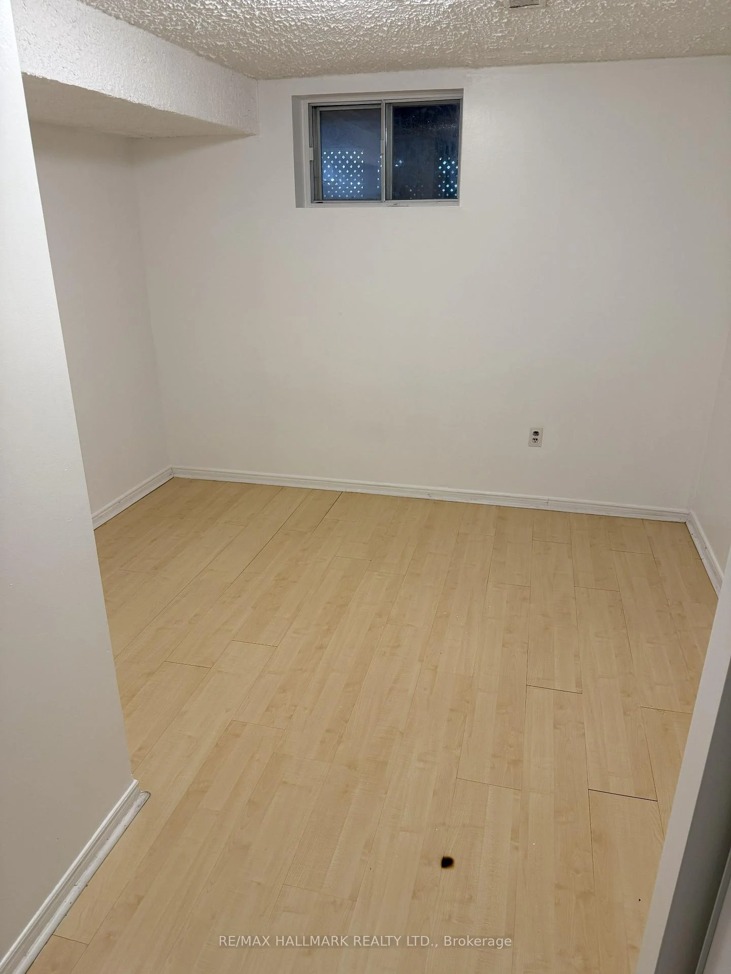 Photo 7 of Unit Lower Level, 83 Sexton Crescent, North York, Hillcrest Village — HOMEH