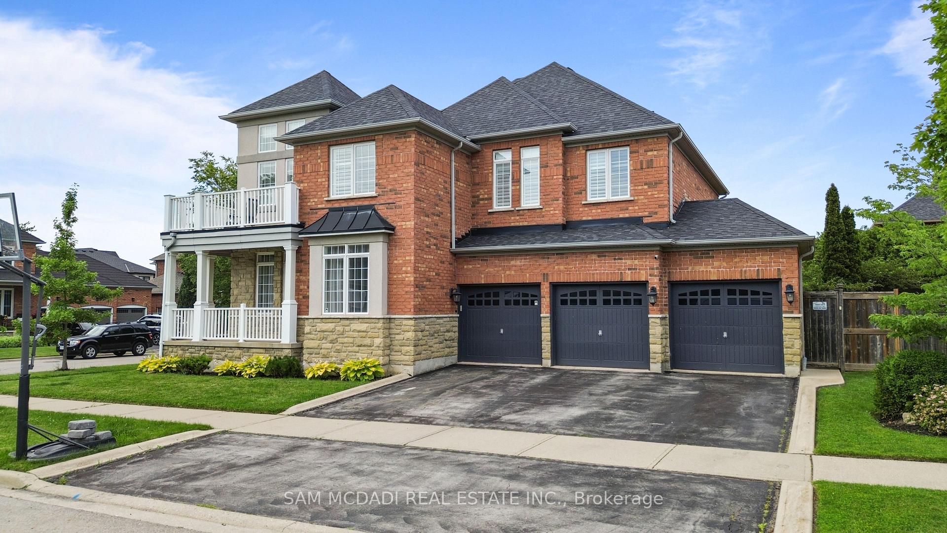 Photo 10 of 29 Delrosa Way, Hamilton, Stoney Creek — HOMEH