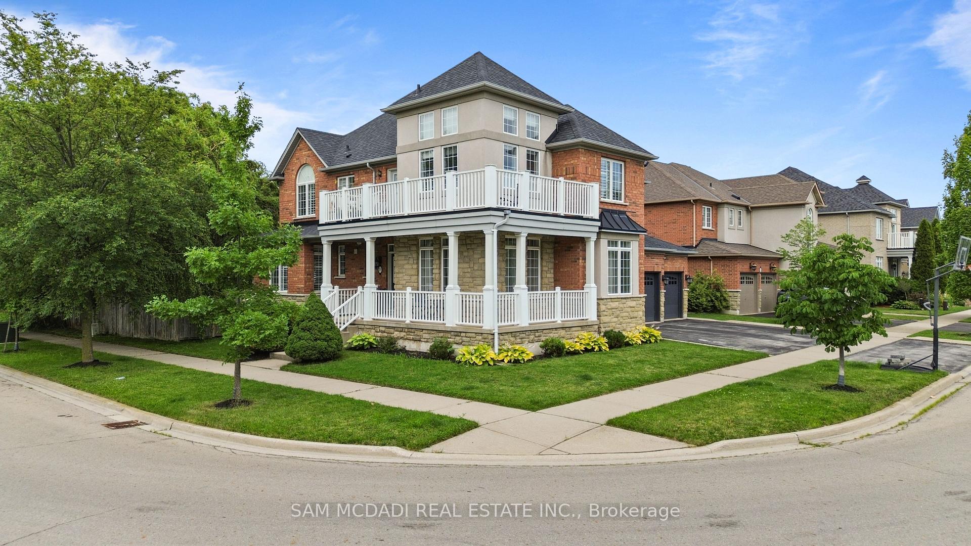 Photo 13 of 29 Delrosa Way, Hamilton, Stoney Creek — HOMEH