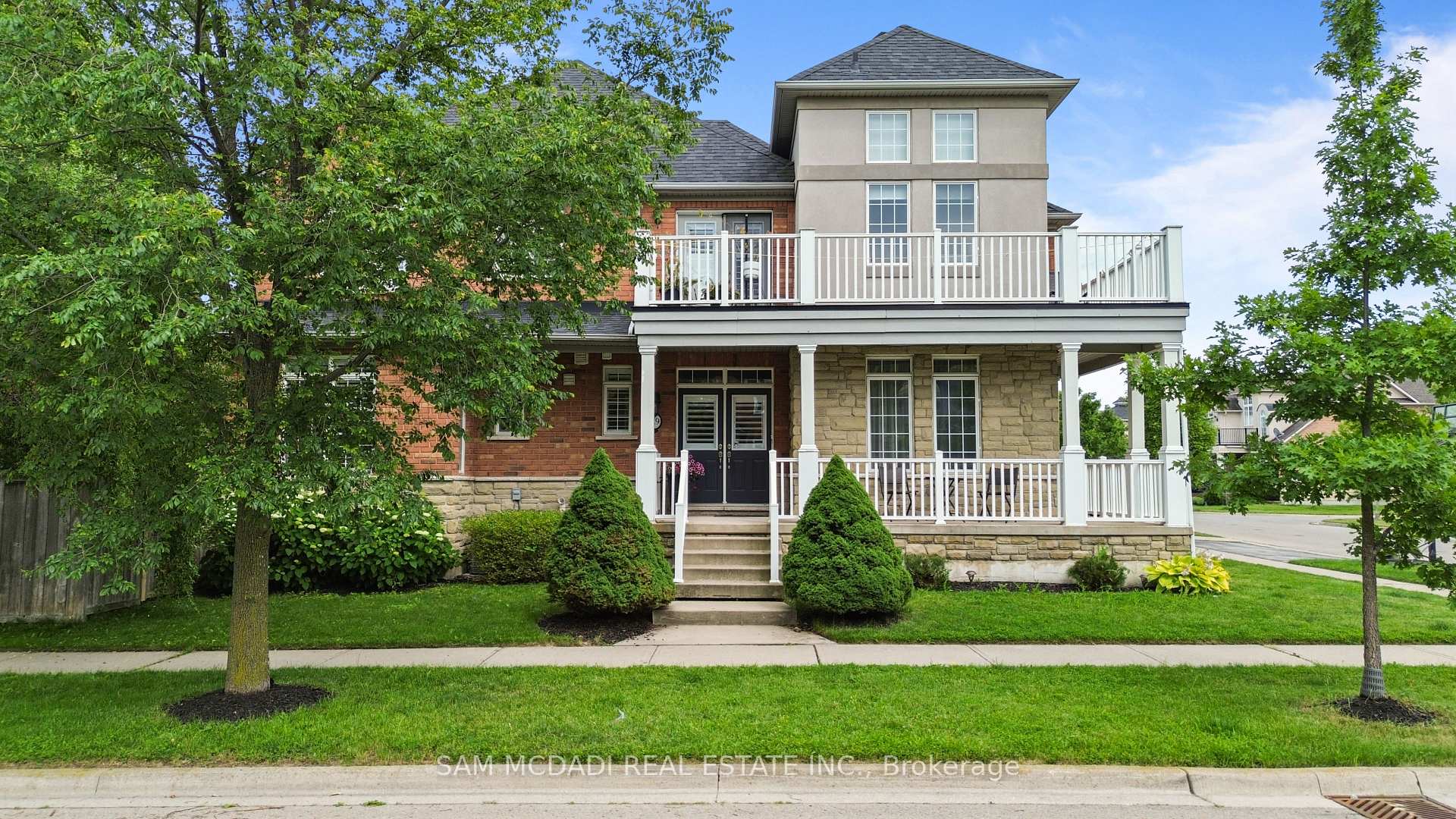 Photo 16 of 29 Delrosa Way, Hamilton, Stoney Creek — HOMEH