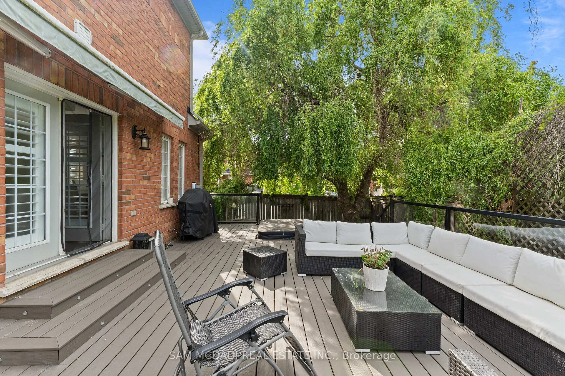 Photo 18 of 29 Delrosa Way, Hamilton, Stoney Creek — HOMEH