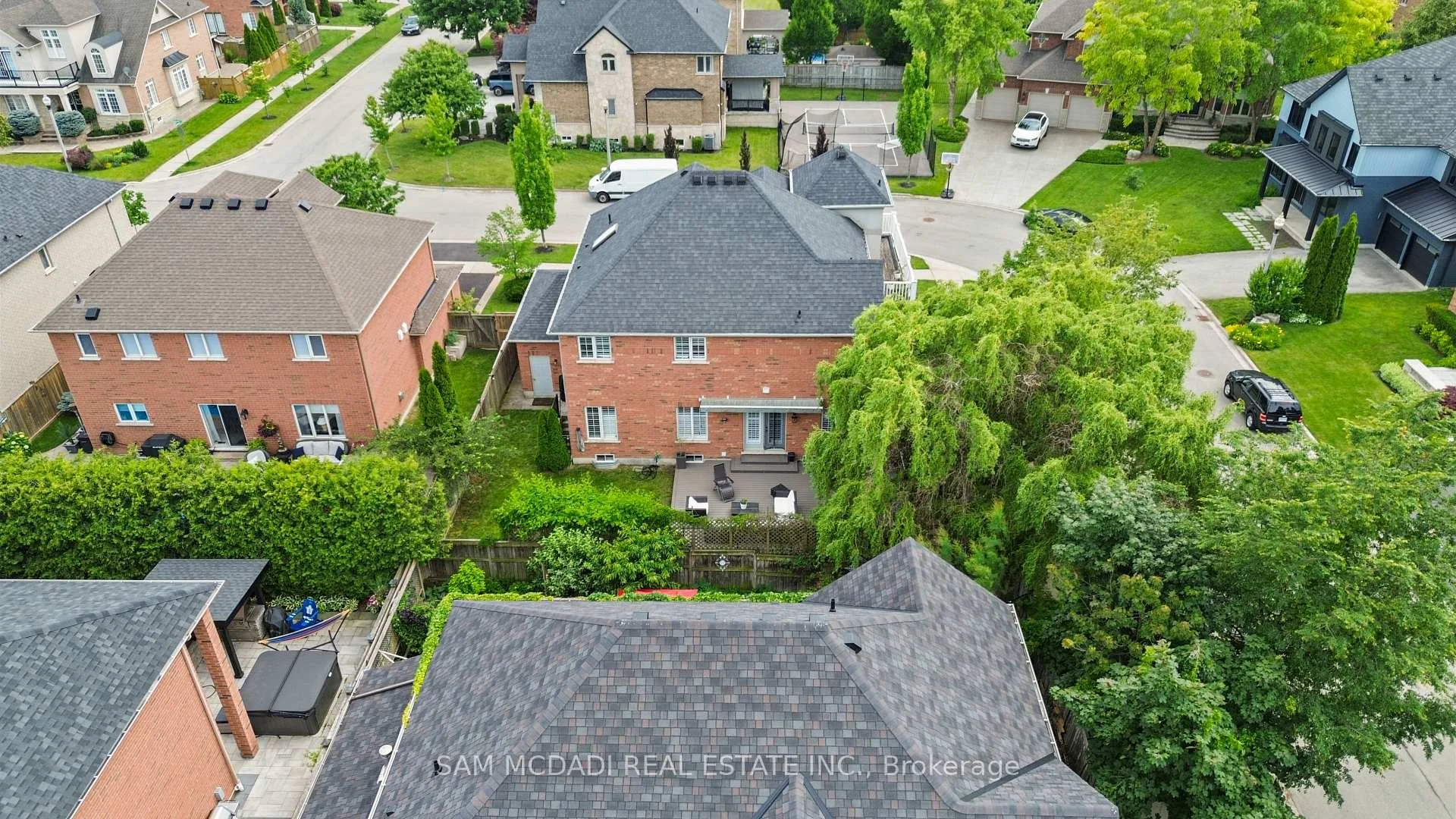 Photo 22 of 29 Delrosa Way, Hamilton, Stoney Creek — HOMEH