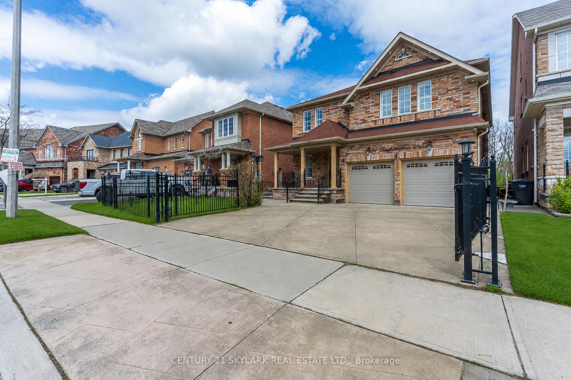 Photo 3 of Unit Upstairs, 94 Bayhampton Drive, Brampton, Vales of Castlemore — HOMEH