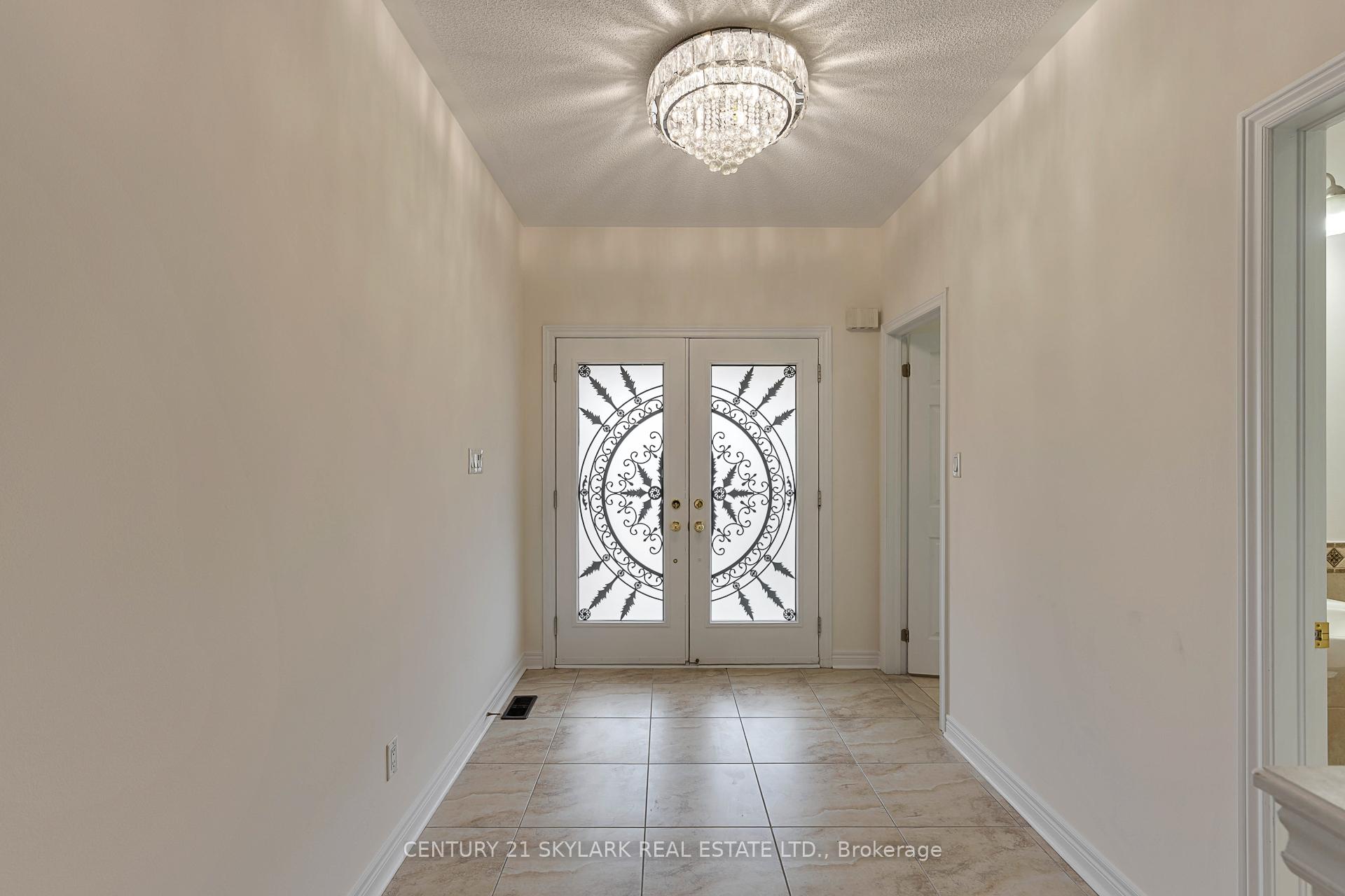 Photo 5 of Unit Upstairs, 94 Bayhampton Drive, Brampton, Vales of Castlemore — HOMEH