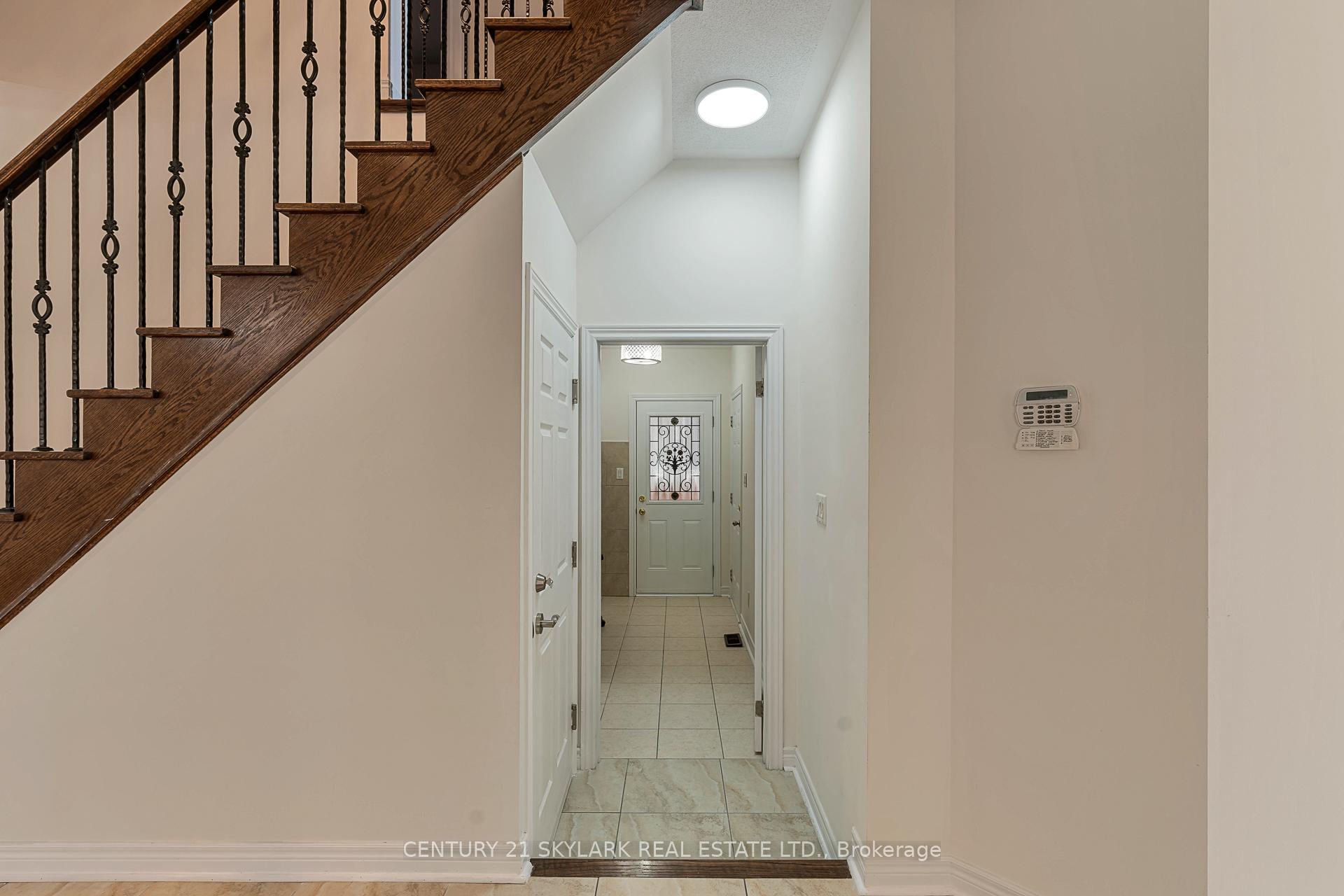 Photo 10 of Unit Upstairs, 94 Bayhampton Drive, Brampton, Vales of Castlemore — HOMEH
