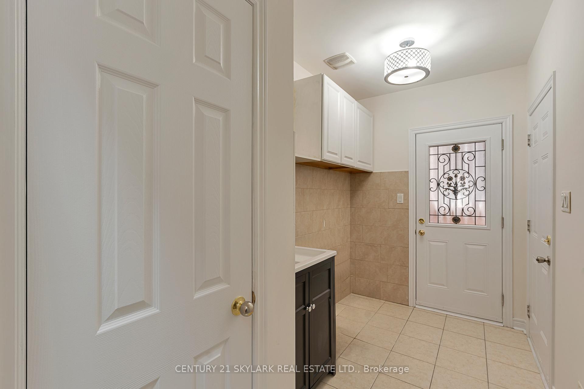 Photo 11 of Unit Upstairs, 94 Bayhampton Drive, Brampton, Vales of Castlemore — HOMEH