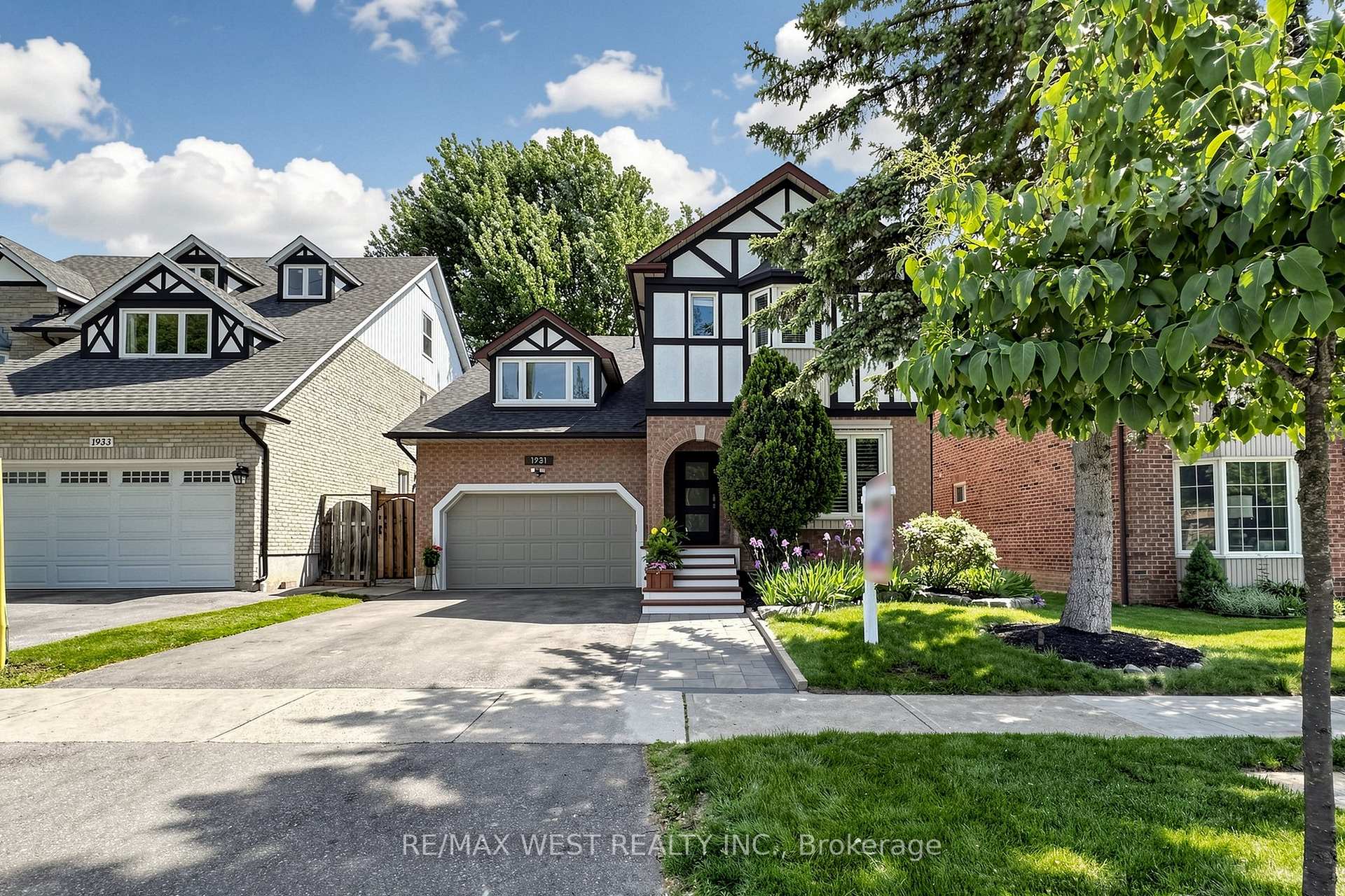 Photo 1 of 1931 Fairport Road, Pickering, Dunbarton — HOMEH