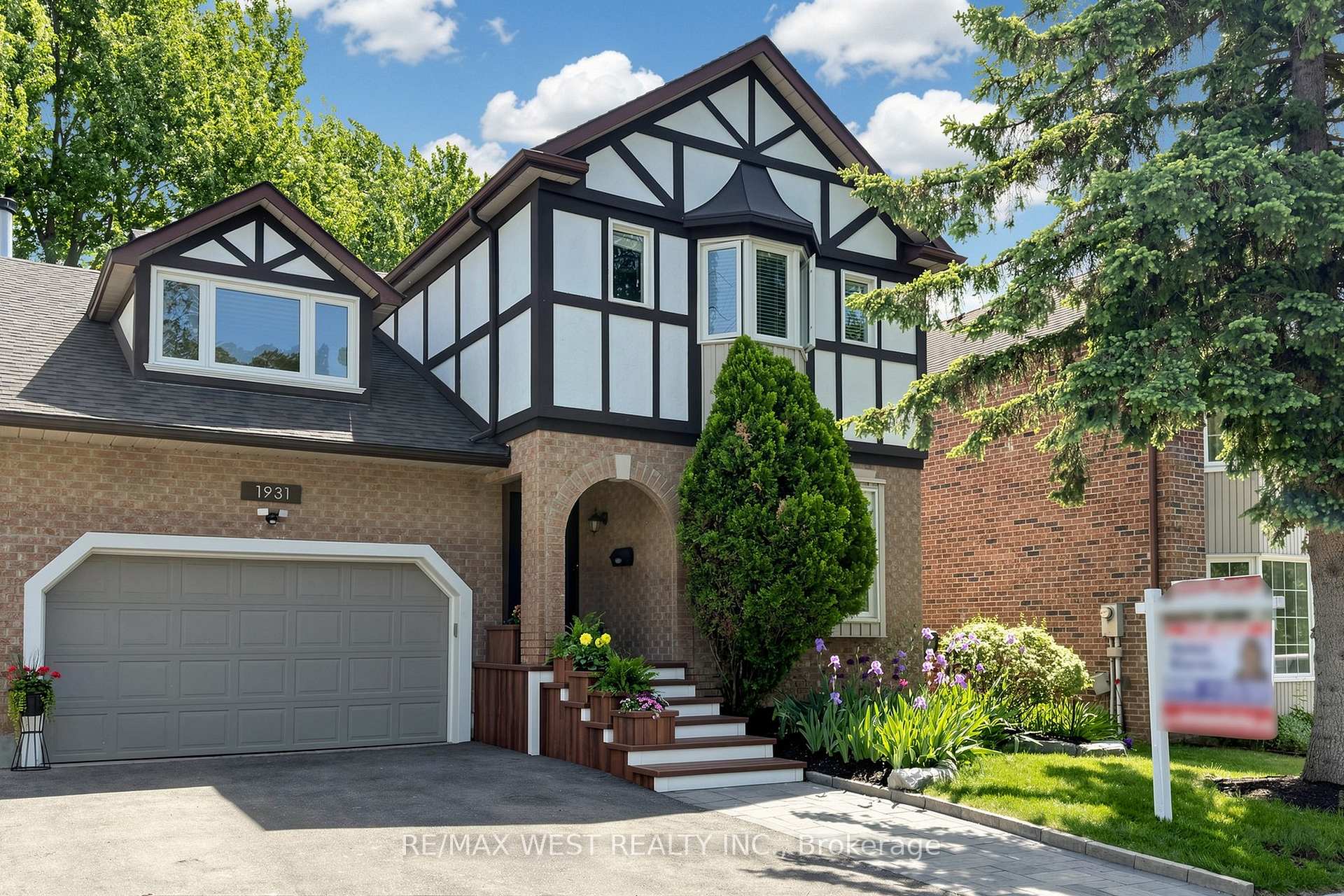 Photo 2 of 1931 Fairport Road, Pickering, Dunbarton — HOMEH