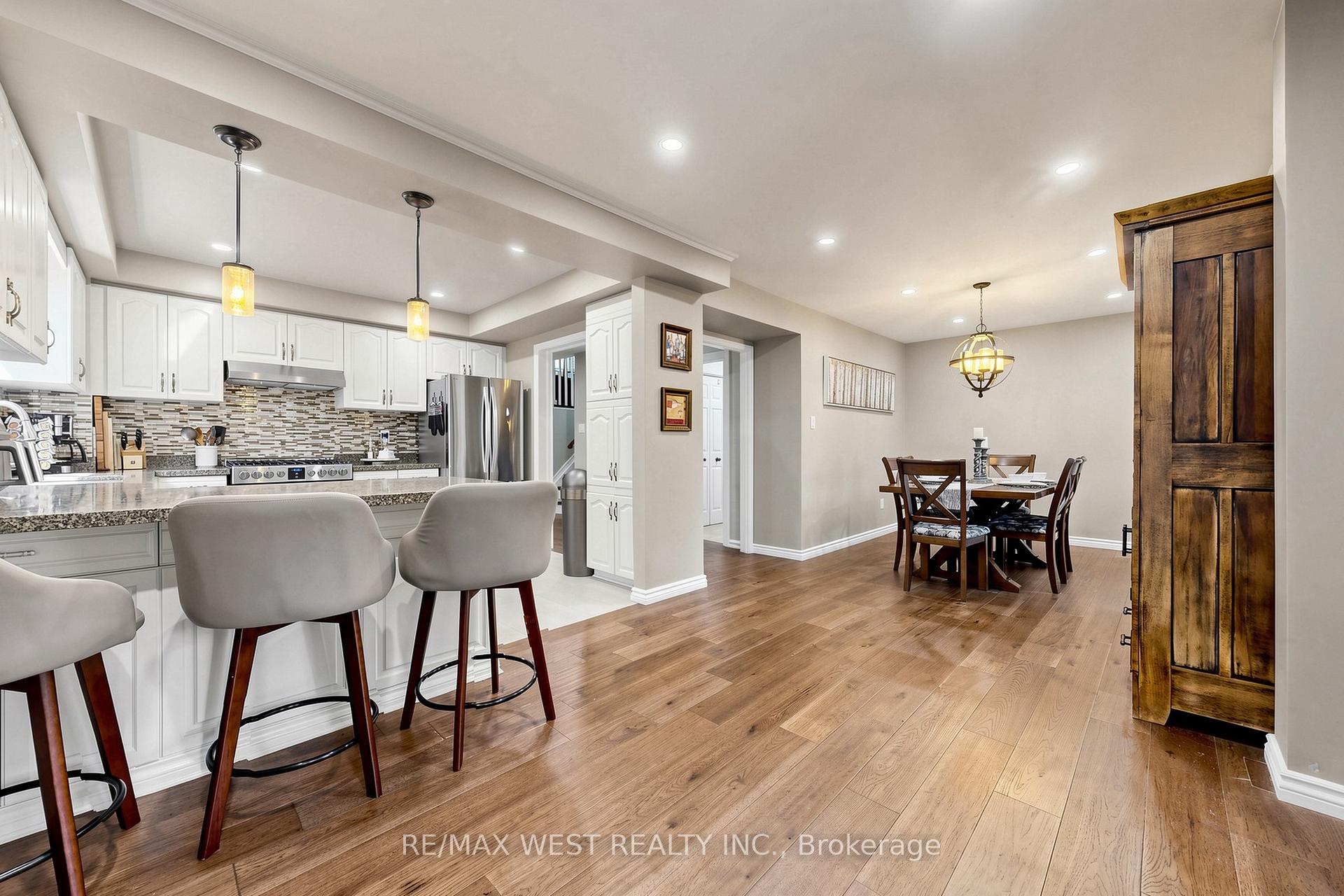 Photo 7 of 1931 Fairport Road, Pickering, Dunbarton — HOMEH