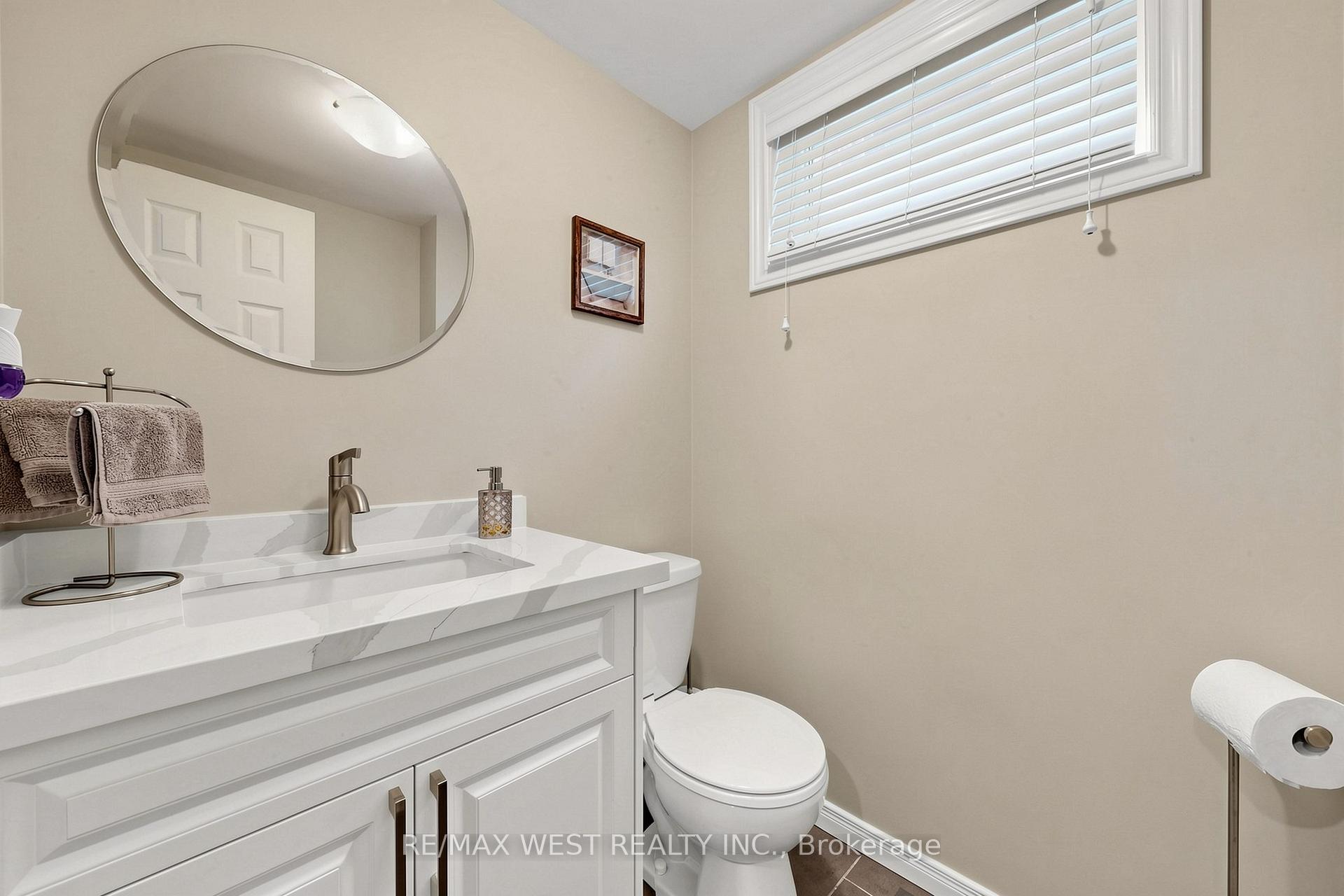 Photo 14 of 1931 Fairport Road, Pickering, Dunbarton — HOMEH