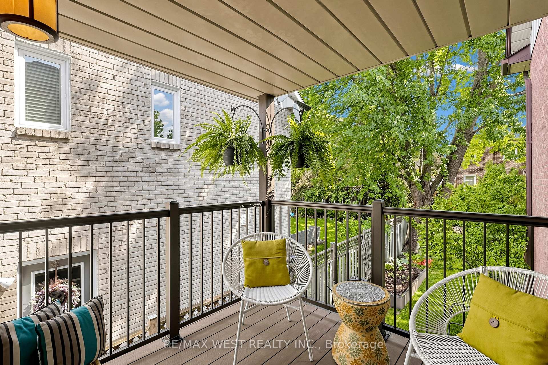 Photo 19 of 1931 Fairport Road, Pickering, Dunbarton — HOMEH