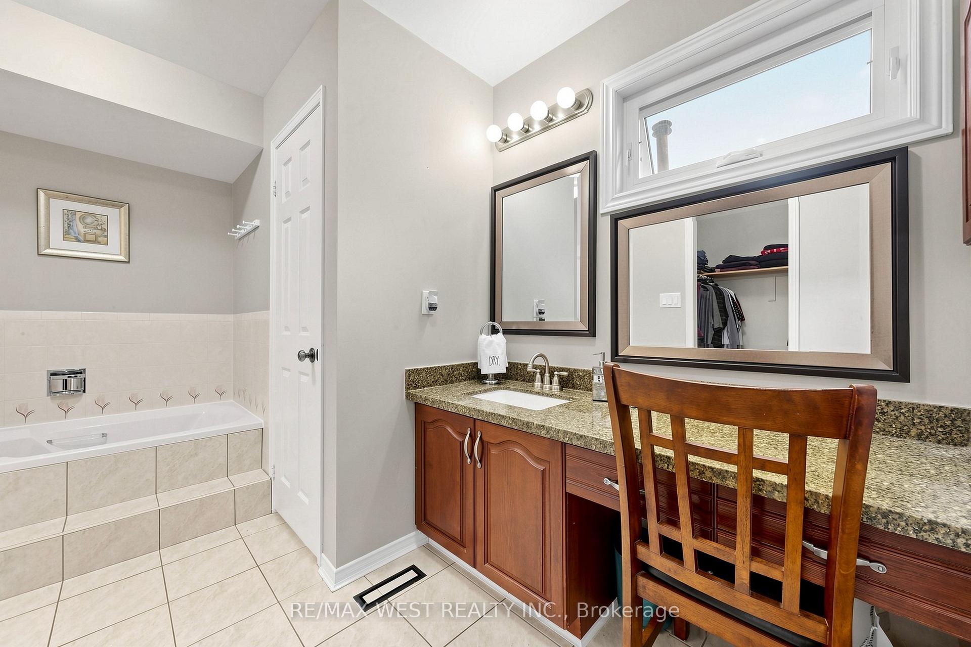 Photo 24 of 1931 Fairport Road, Pickering, Dunbarton — HOMEH