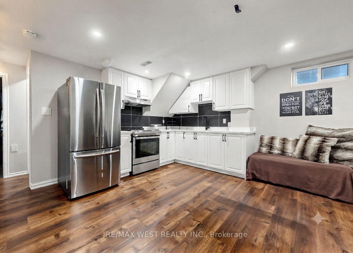 Photo 31 of 1931 Fairport Road, Pickering, Dunbarton — HOMEH