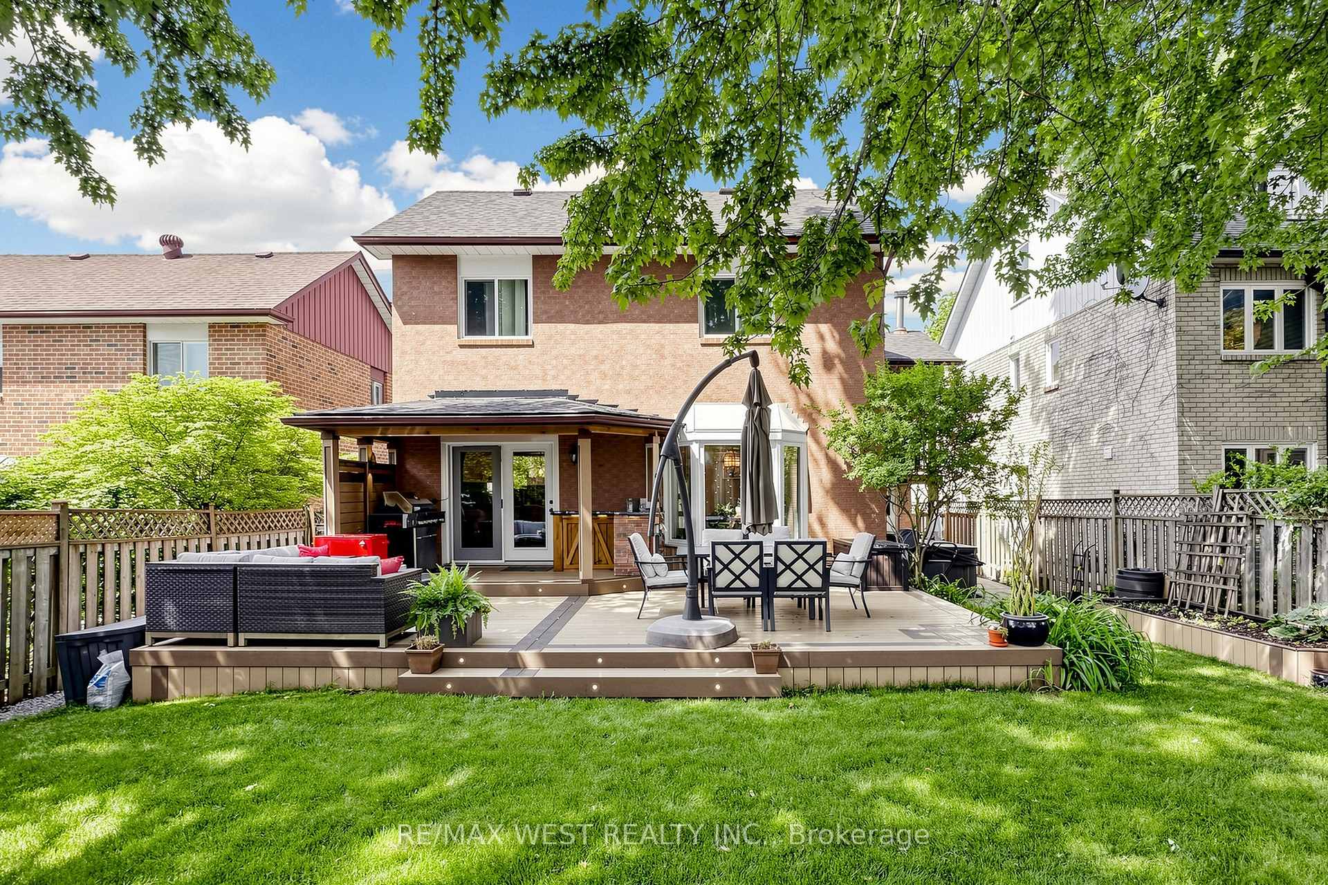 Photo 36 of 1931 Fairport Road, Pickering, Dunbarton — HOMEH