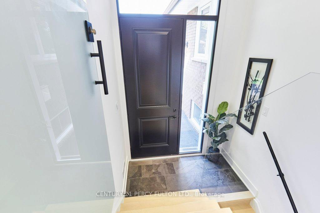 Photo 3 of 56 Broadlands Boulevard, North York, Parkwoods-Donalda — HOMEH