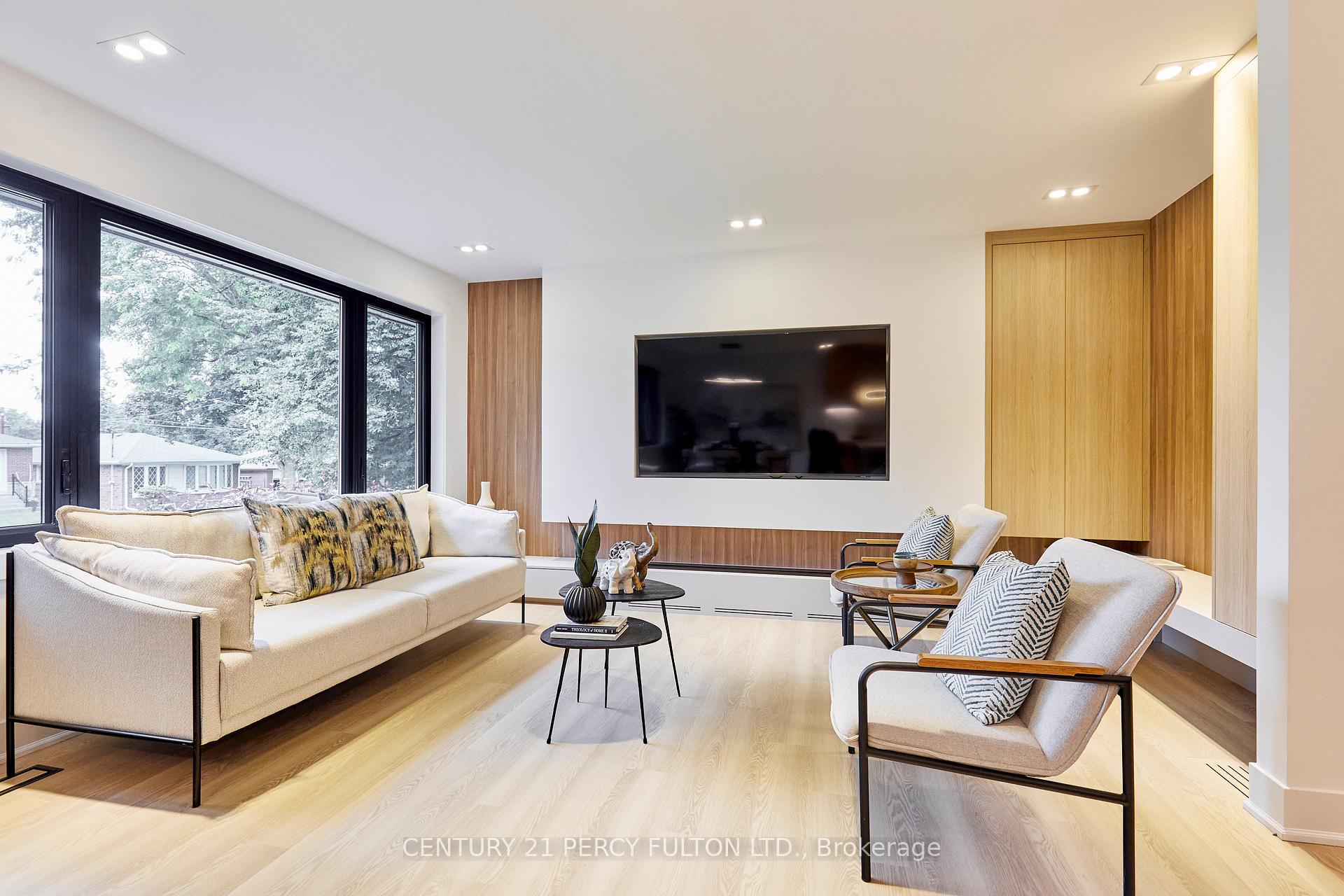 Photo 10 of 56 Broadlands Boulevard, North York, Parkwoods-Donalda — HOMEH