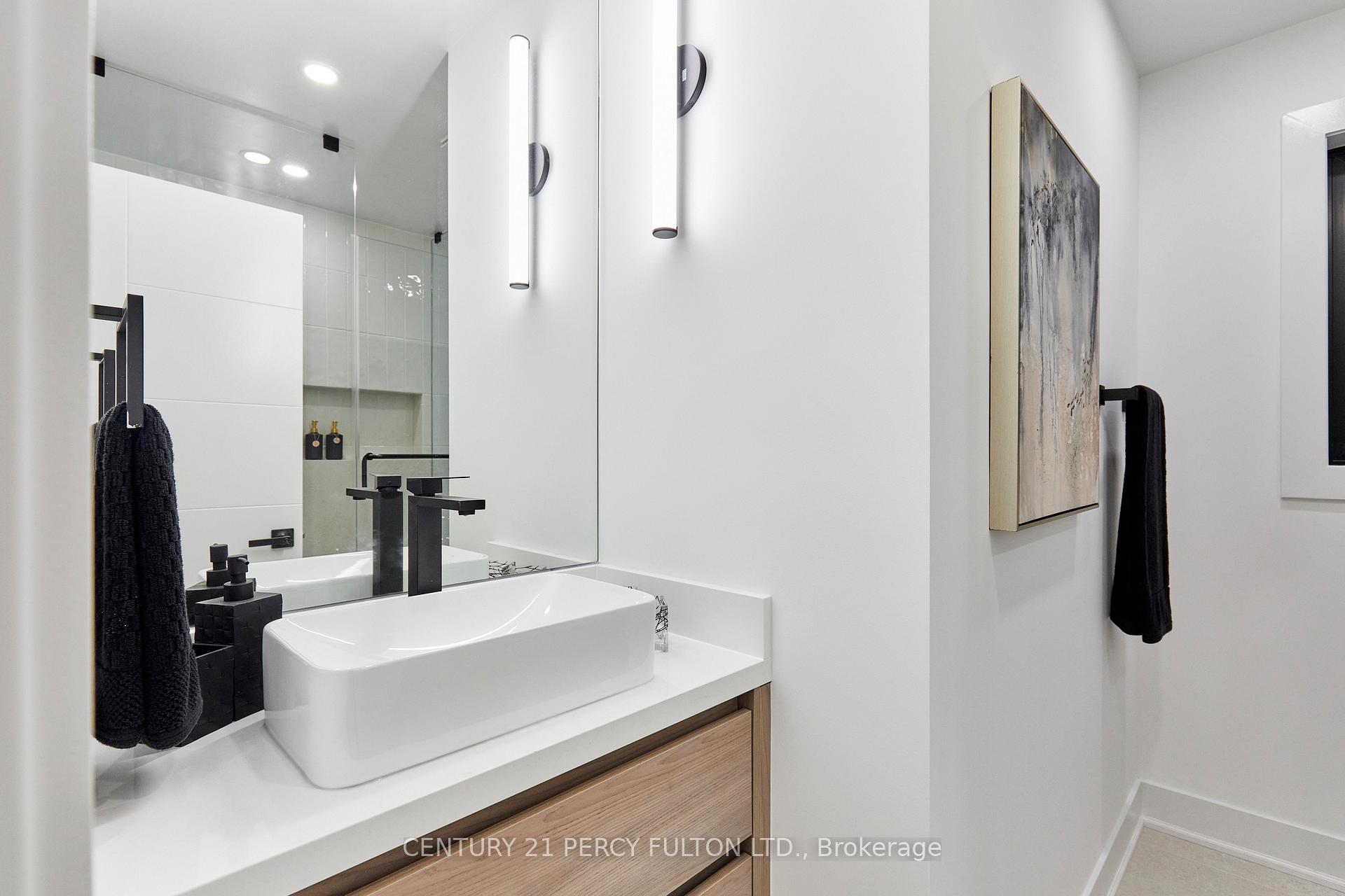 Photo 12 of 56 Broadlands Boulevard, North York, Parkwoods-Donalda — HOMEH