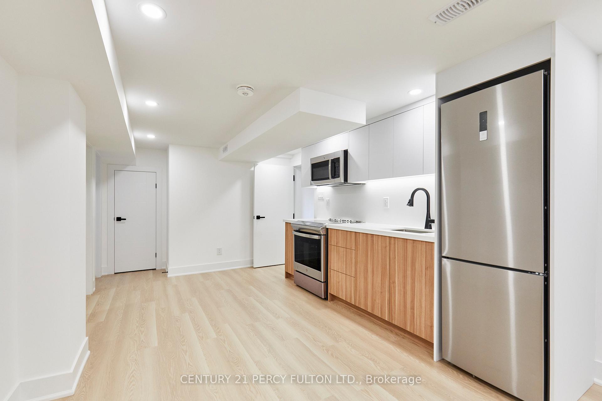 Photo 22 of 56 Broadlands Boulevard, North York, Parkwoods-Donalda — HOMEH