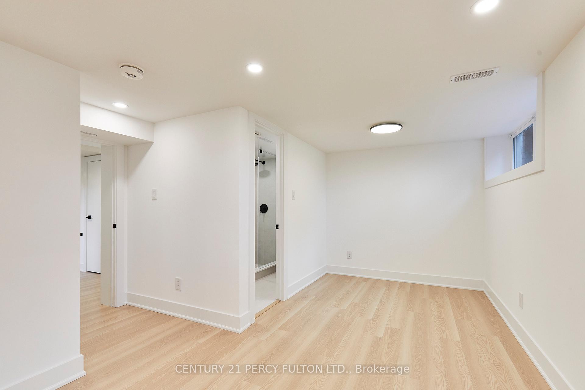 Photo 32 of 56 Broadlands Boulevard, North York, Parkwoods-Donalda — HOMEH