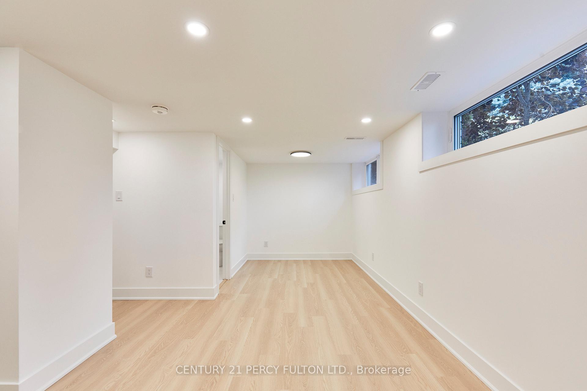 Photo 33 of 56 Broadlands Boulevard, North York, Parkwoods-Donalda — HOMEH