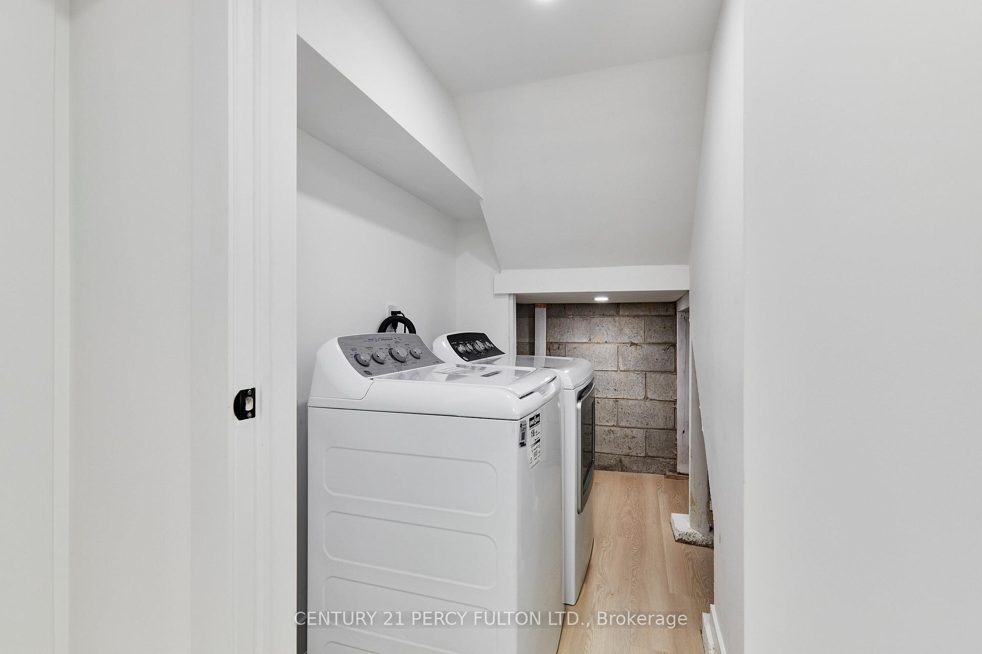 Photo 35 of 56 Broadlands Boulevard, North York, Parkwoods-Donalda — HOMEH