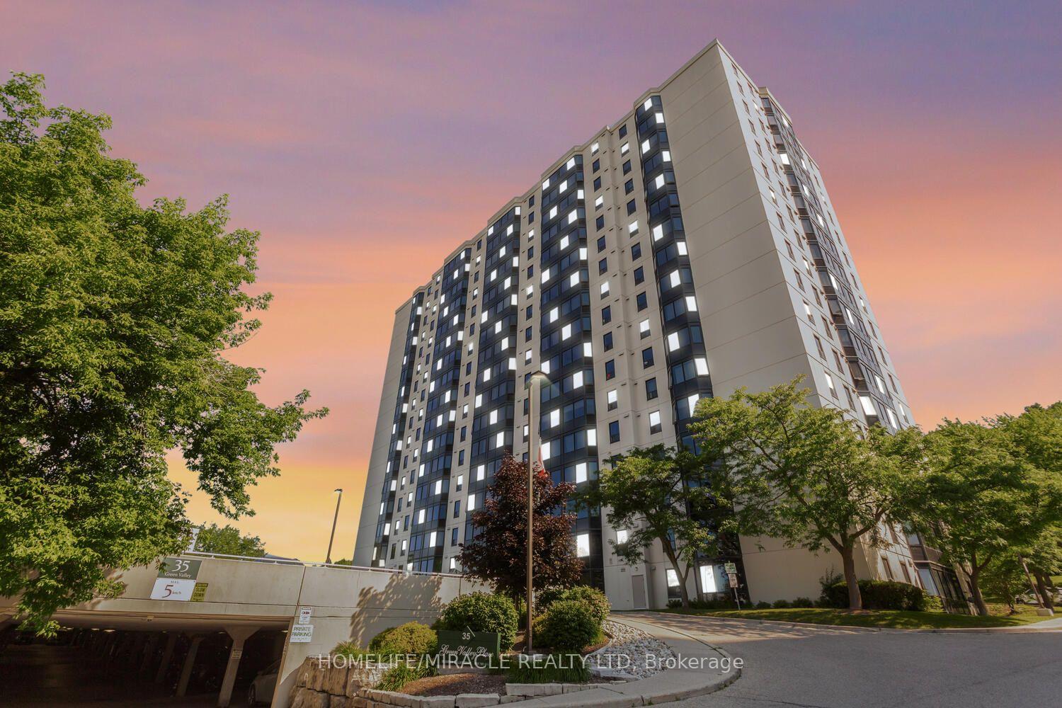 Photo 2 of Unit 1705, 35 Green Valley Drive, Kitchener, Pioneer Park — HOMEH