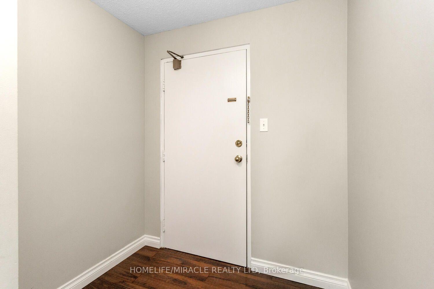 Photo 8 of Unit 1705, 35 Green Valley Drive, Kitchener, Pioneer Park — HOMEH