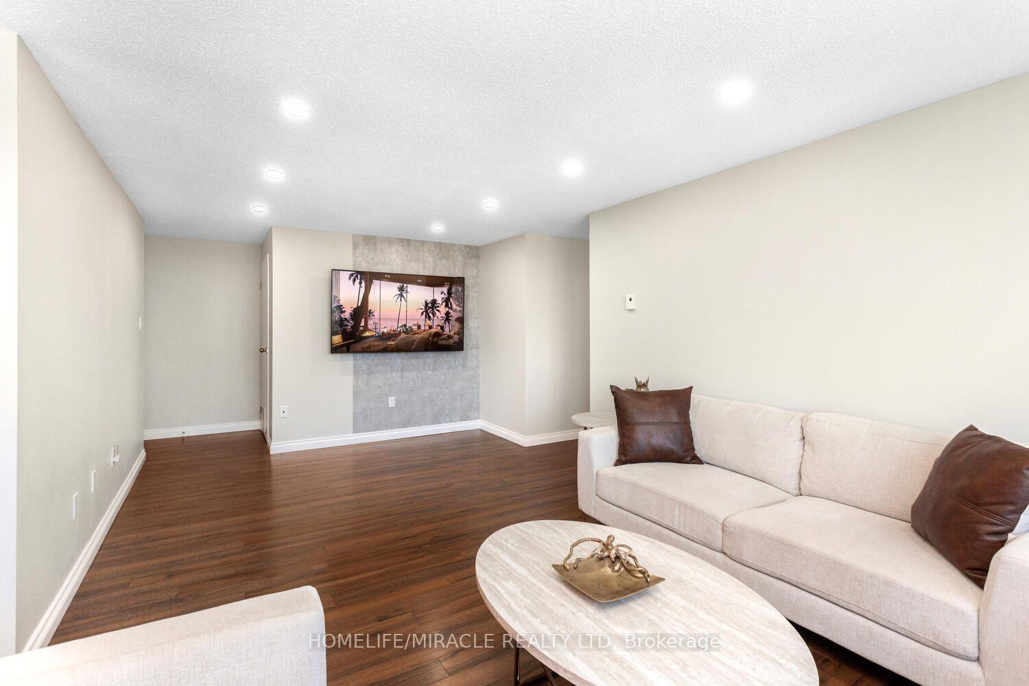 Photo 16 of Unit 1705, 35 Green Valley Drive, Kitchener, Pioneer Park — HOMEH