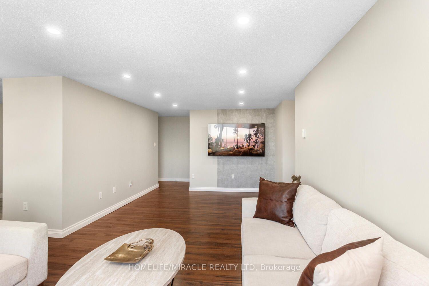 Photo 18 of Unit 1705, 35 Green Valley Drive, Kitchener, Pioneer Park — HOMEH